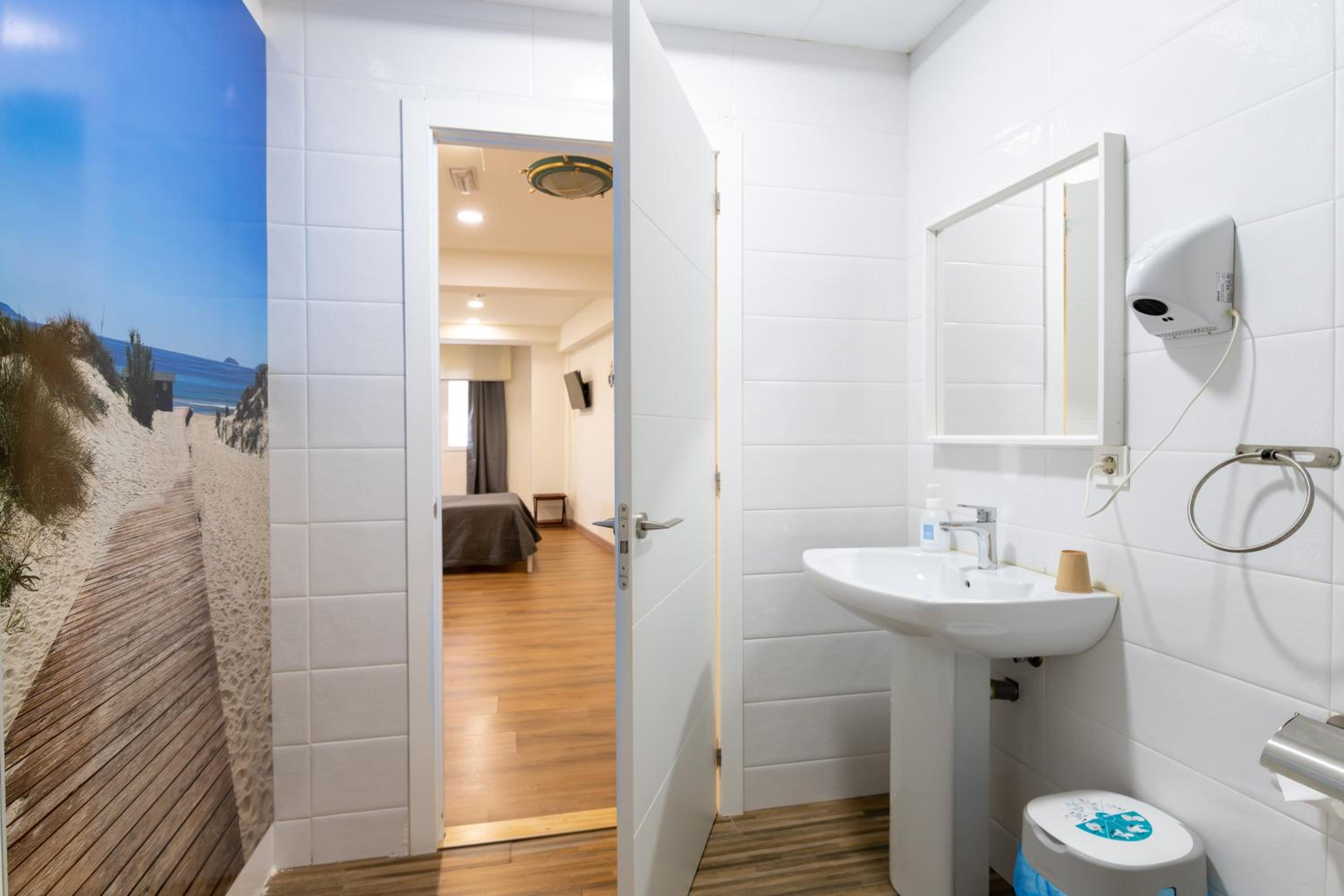 Deluxe Room - Photo 1