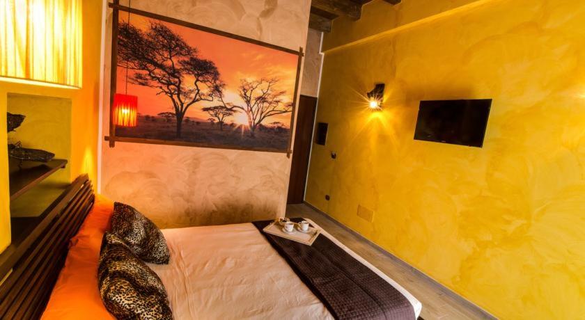 Double Room with Private Bathroom - Africa photo 1