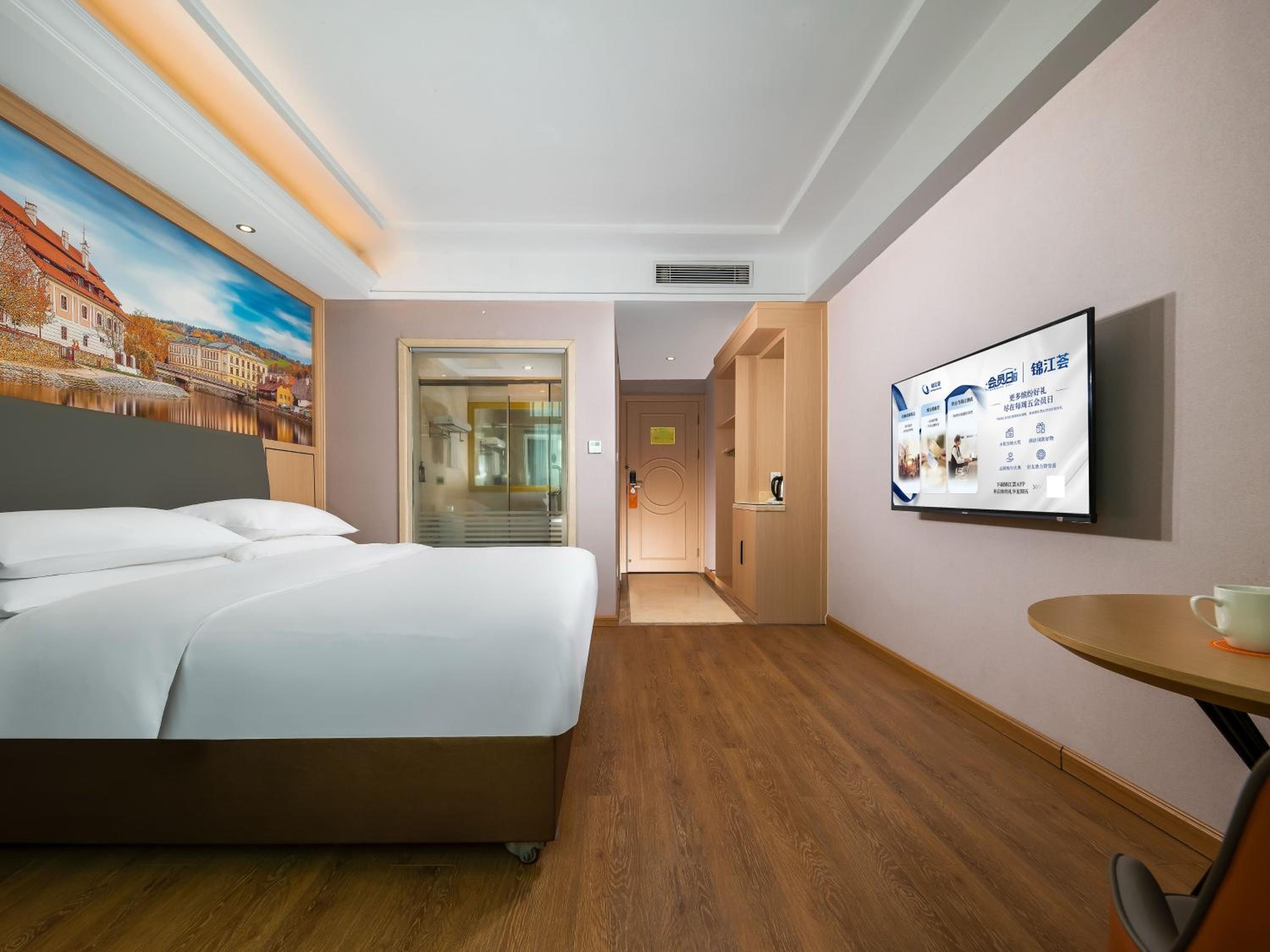Deluxe King Room photo 3