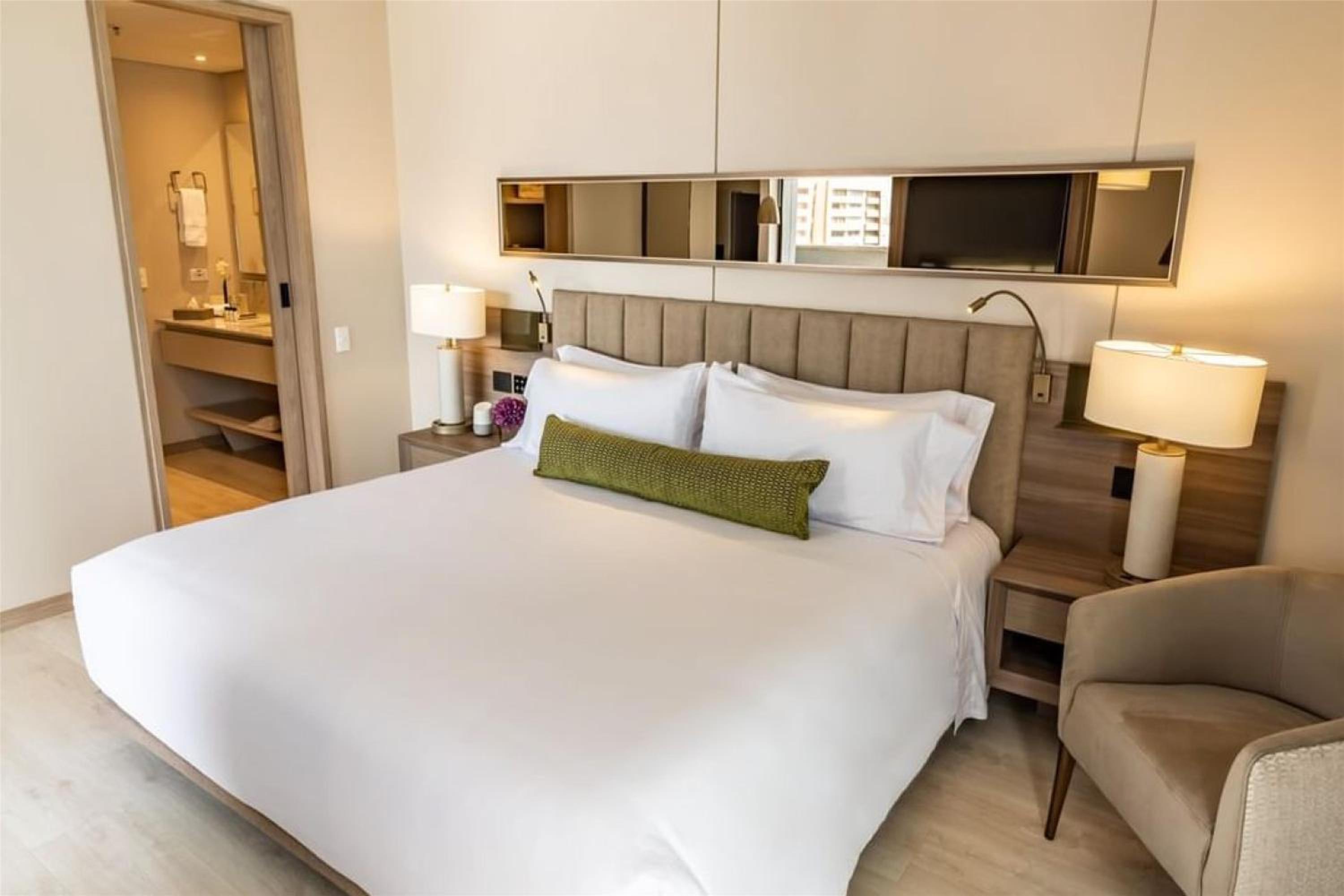 King Junior Suite with Terrace and Kitchen - Photo 3
