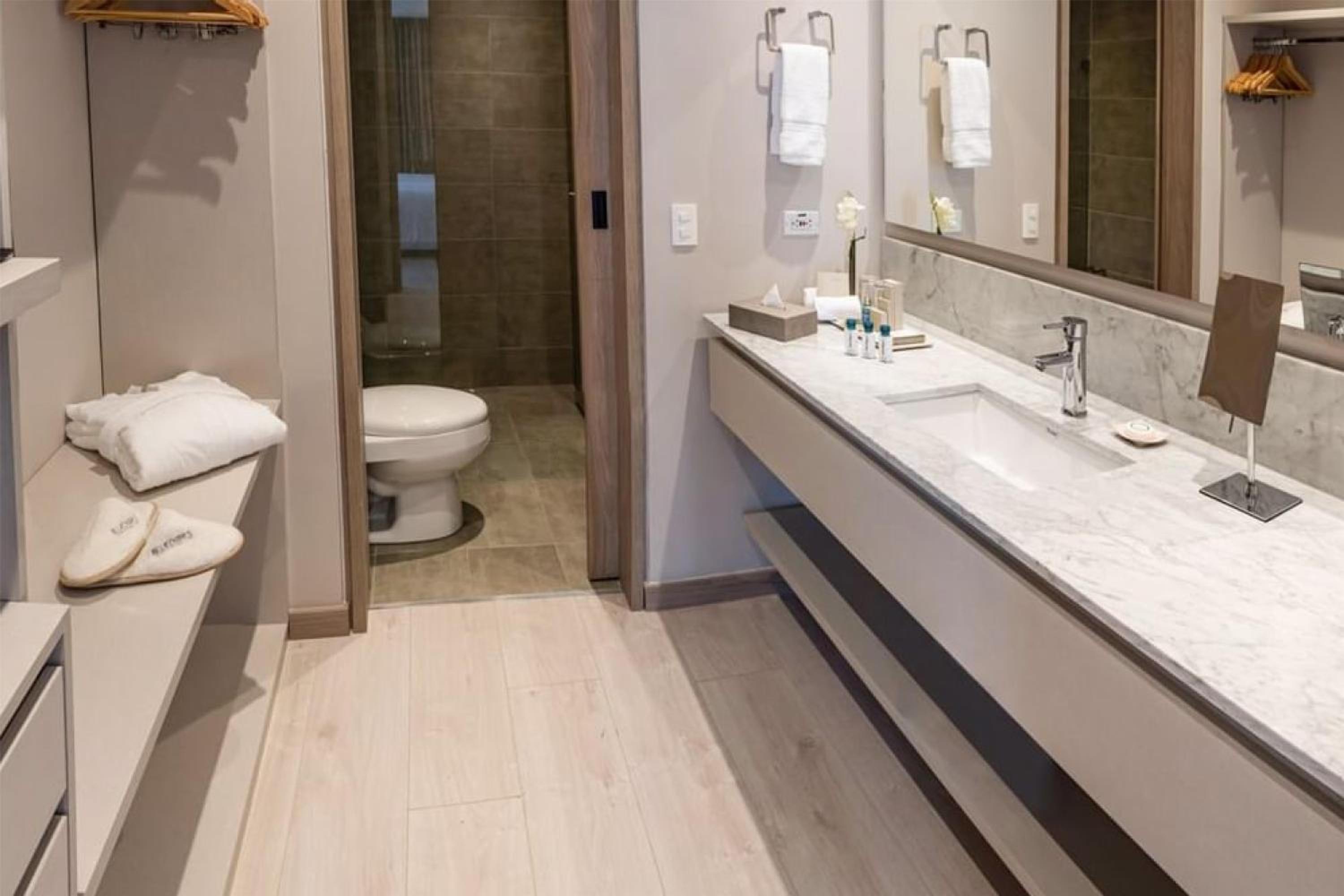 King Junior Suite - Photo 2