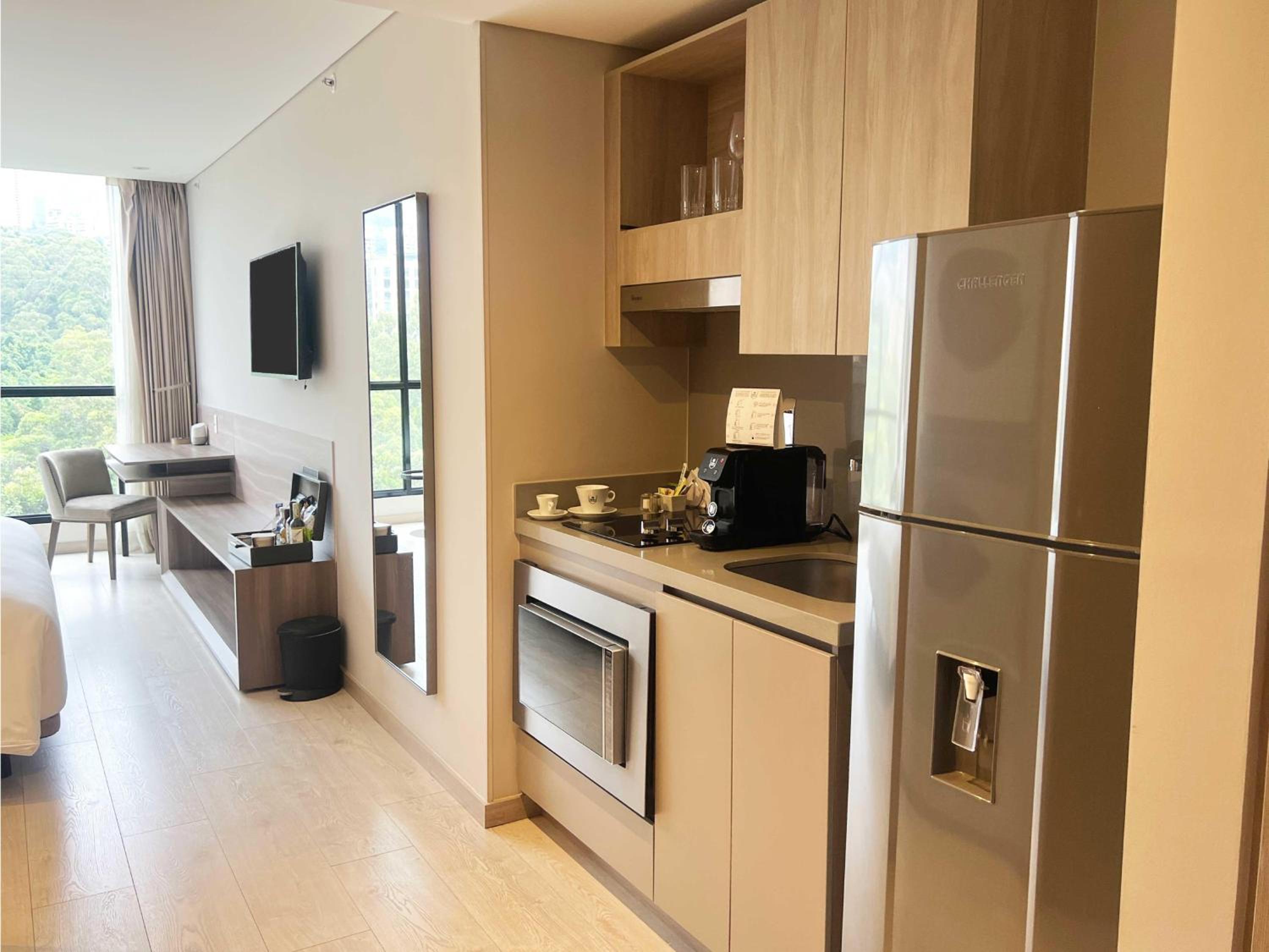 Superior King Room with Kitchenette - Photo 9
