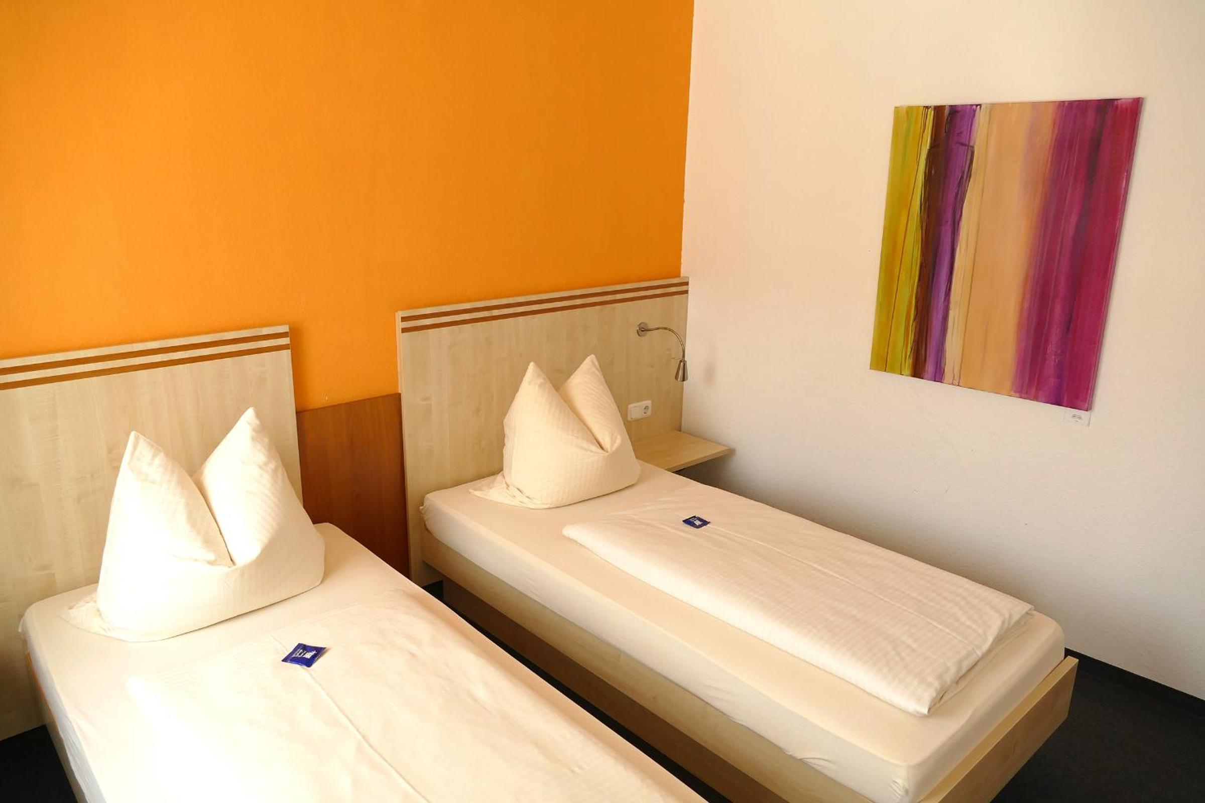Double or Twin Room - Photo 4