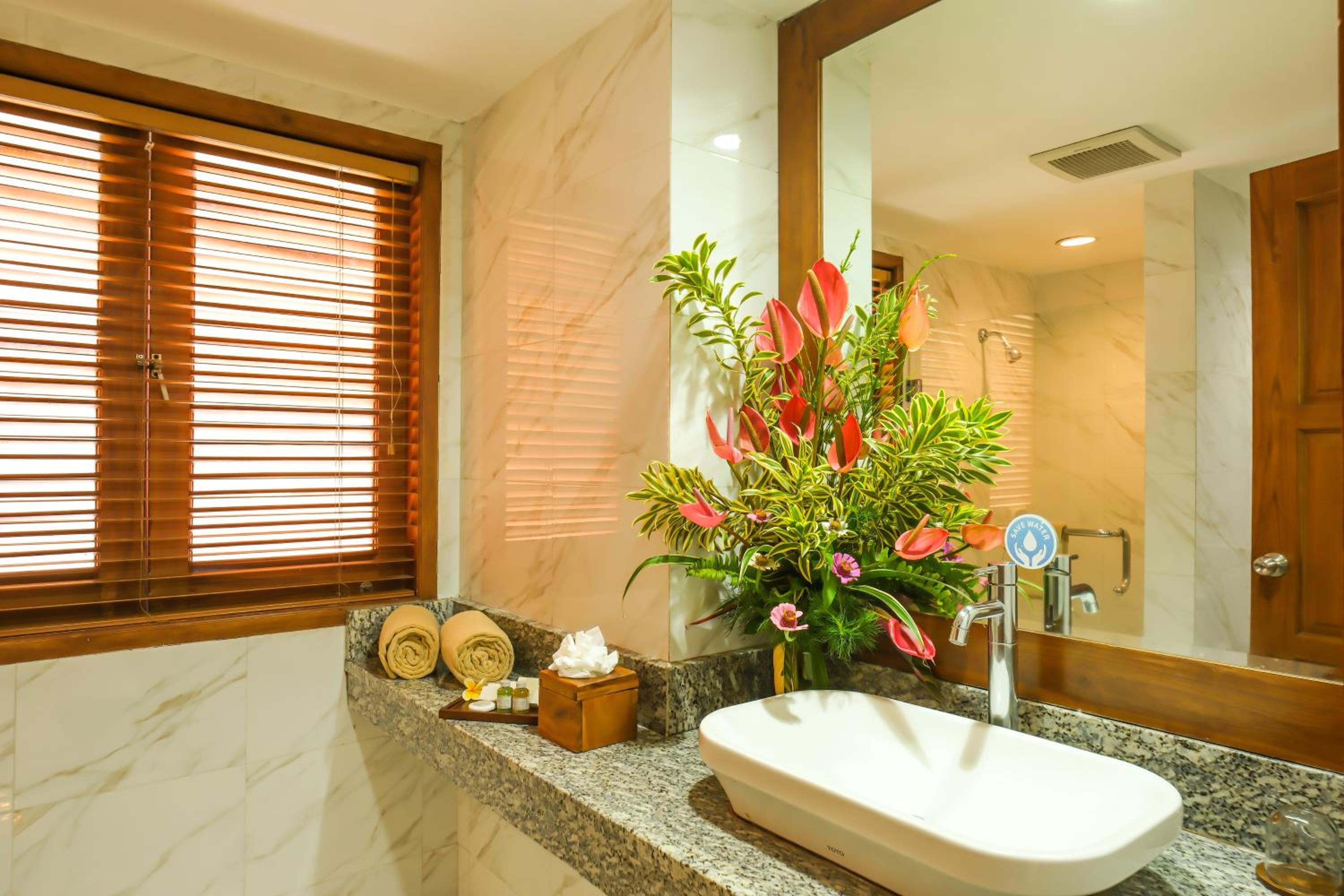 Junior Suite with Mountain View