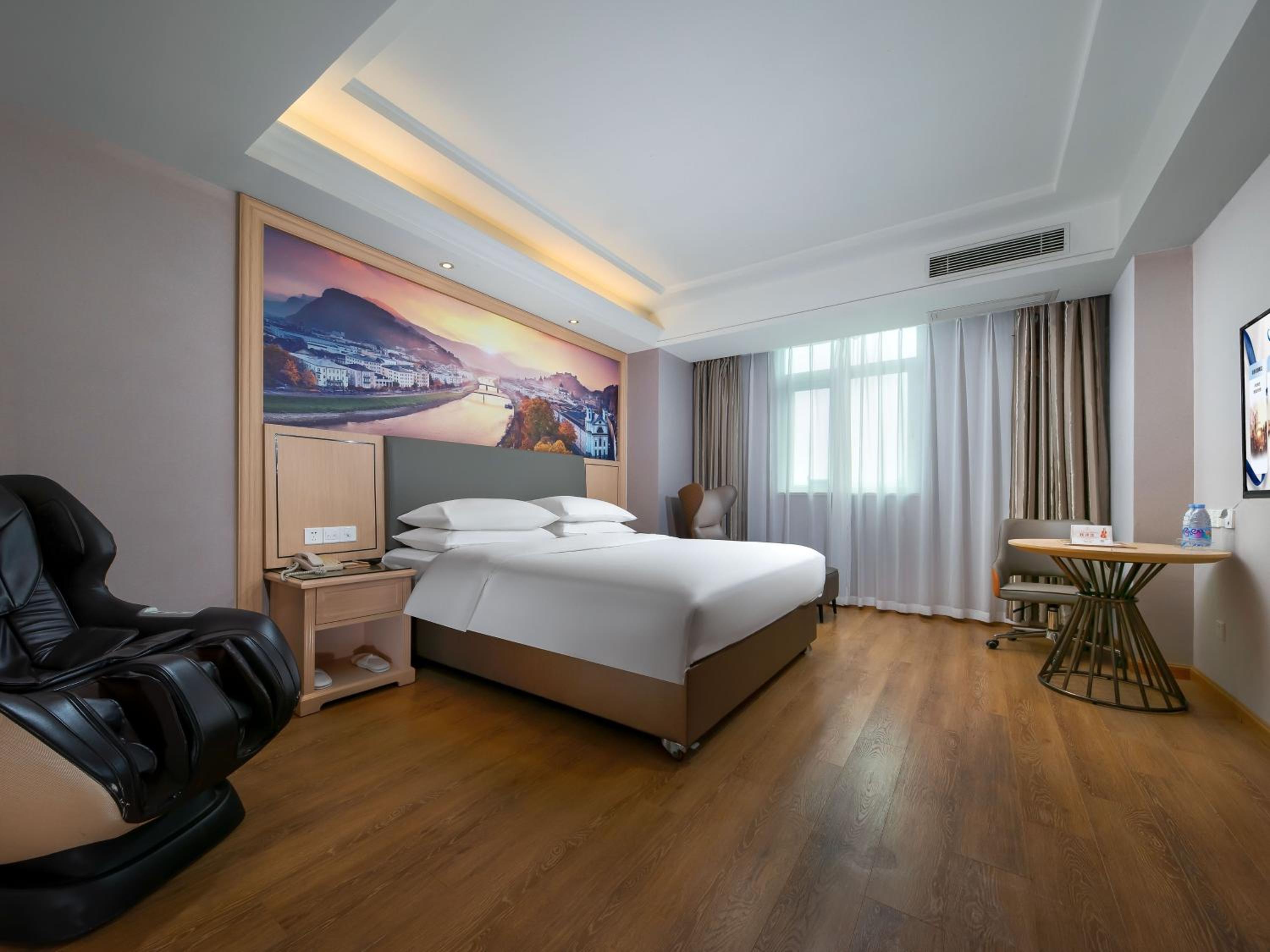 Deluxe Suite photo 3
