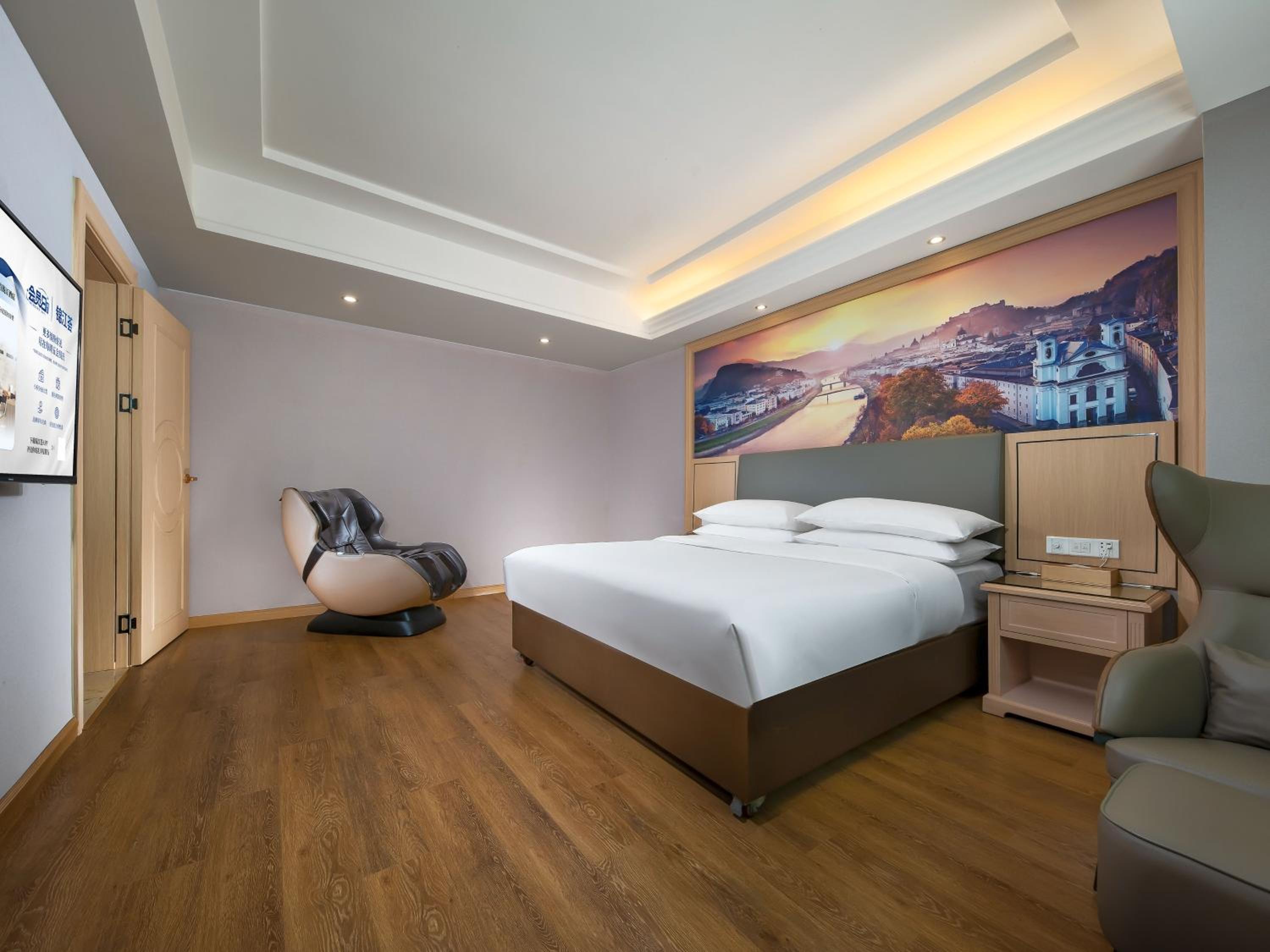 Deluxe Suite photo 2