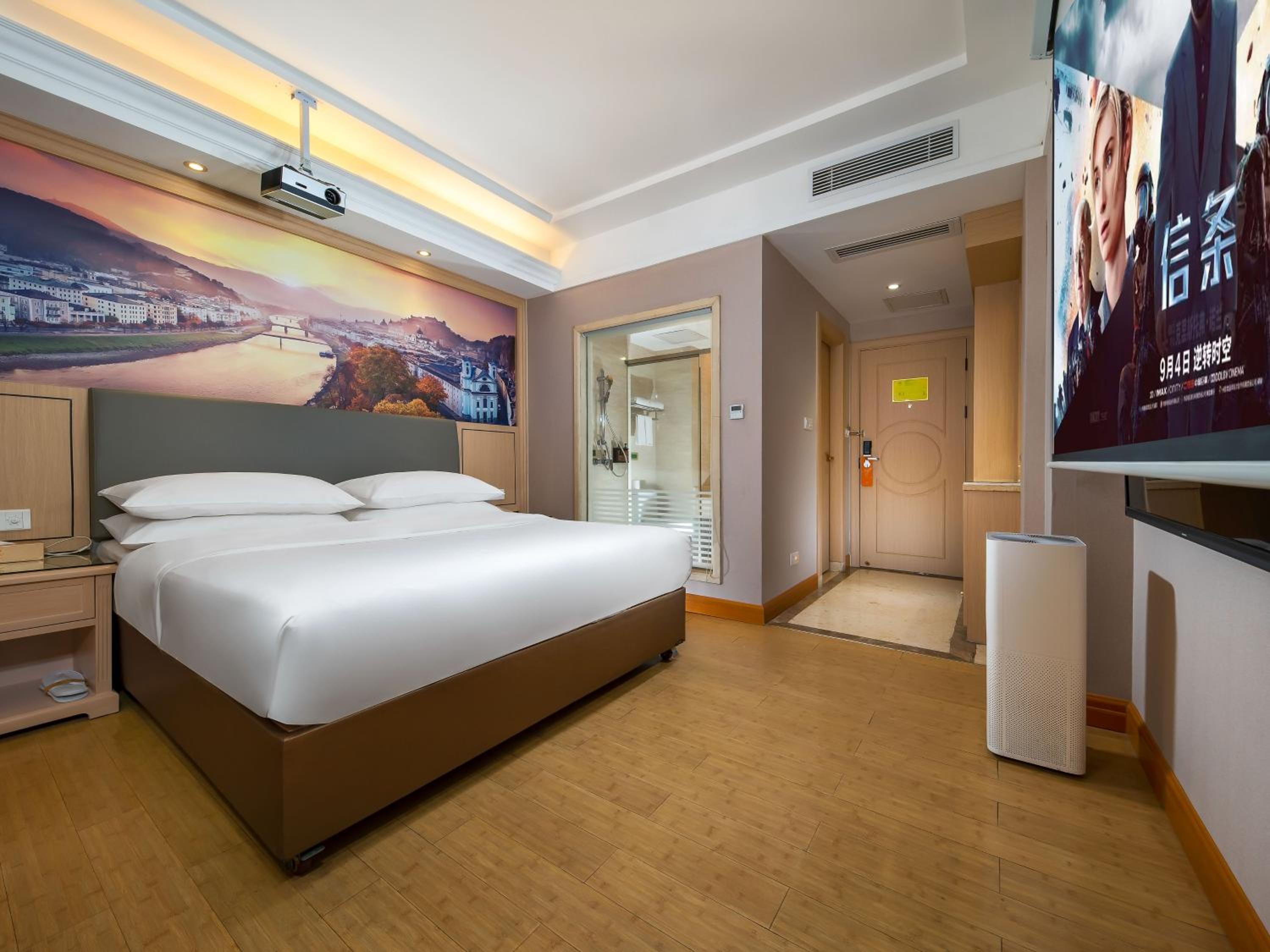 Standard Queen Room