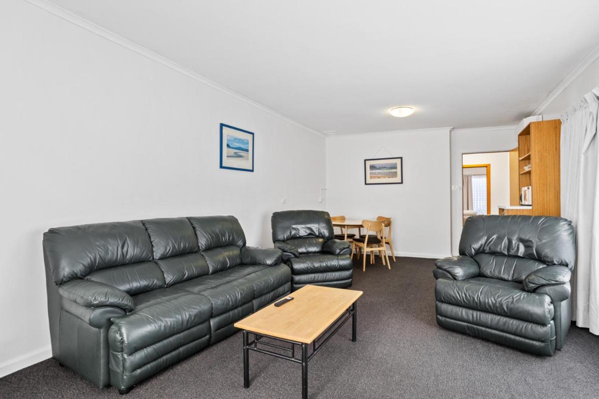 Two-Bedroom Apartment photo 2