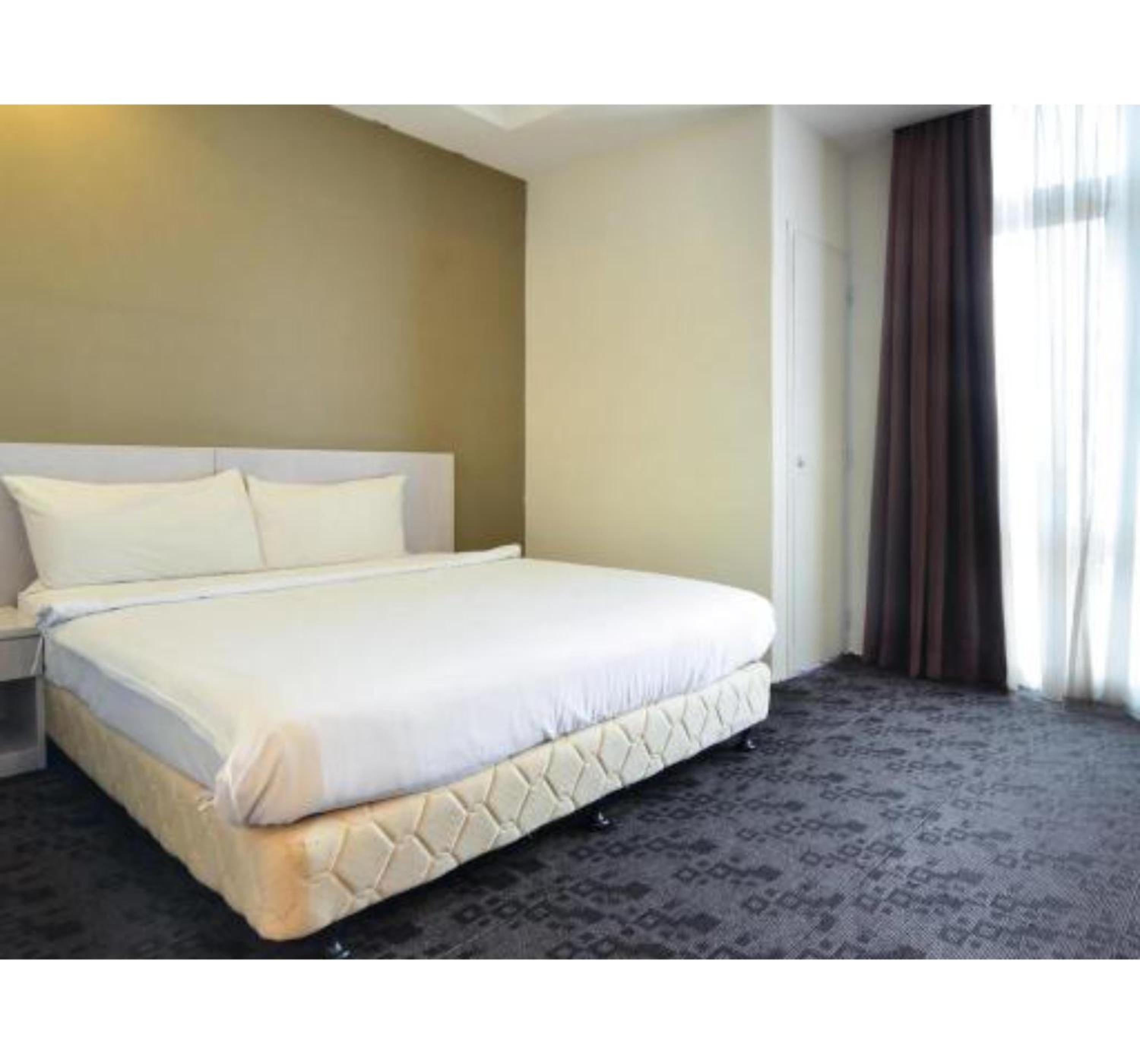 Standard Queen Room photo 3