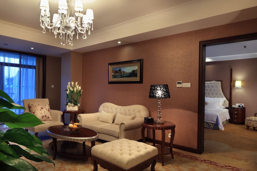 Executive Suite photo 2