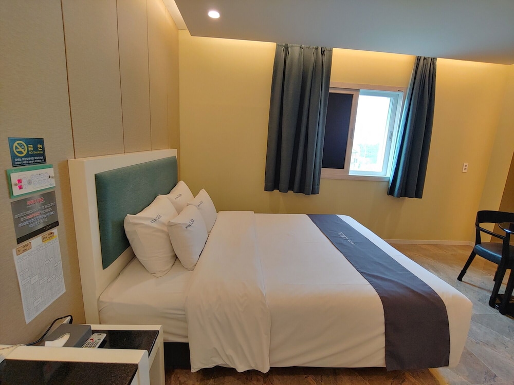 Room (8py, Couple) - Photo 14