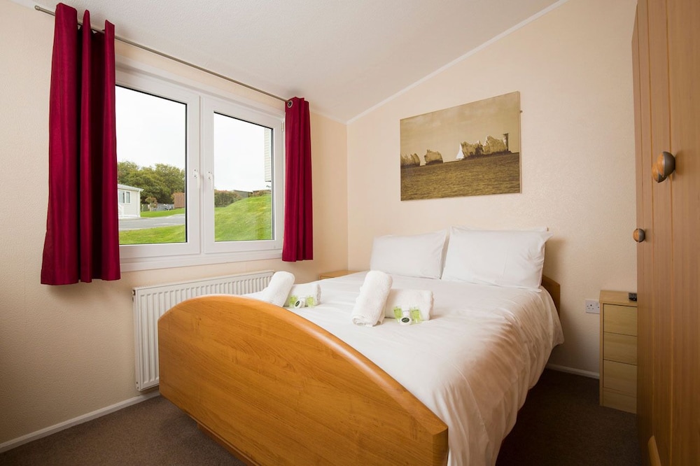 8 Berth Superior Lodge with Hot Tub