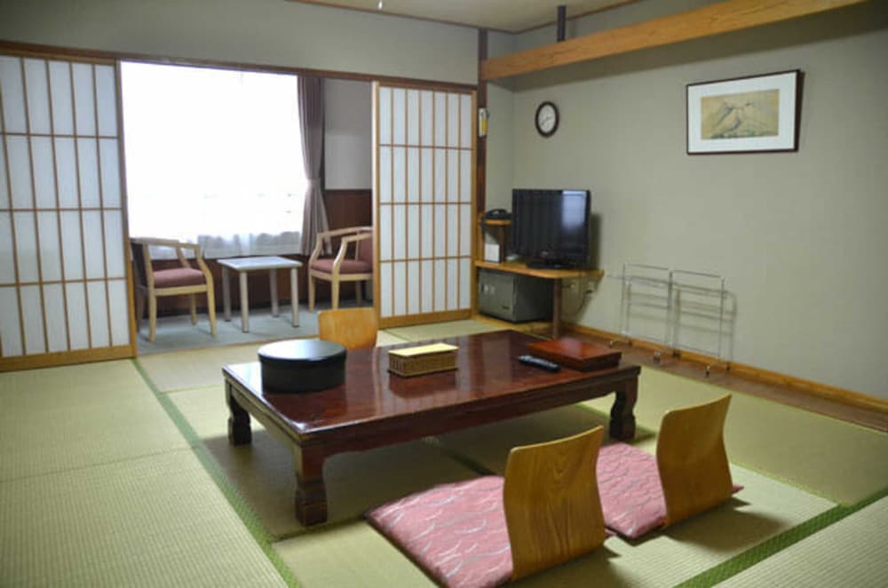 Japanese Room (10 tatami mats) photo 2