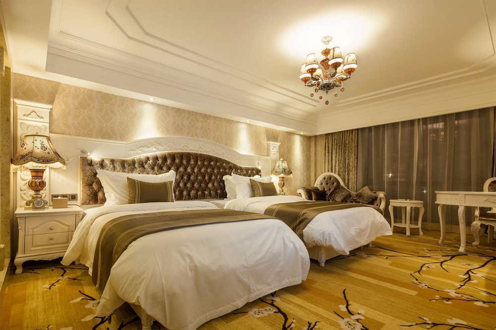 Deluxe King Room photo 3