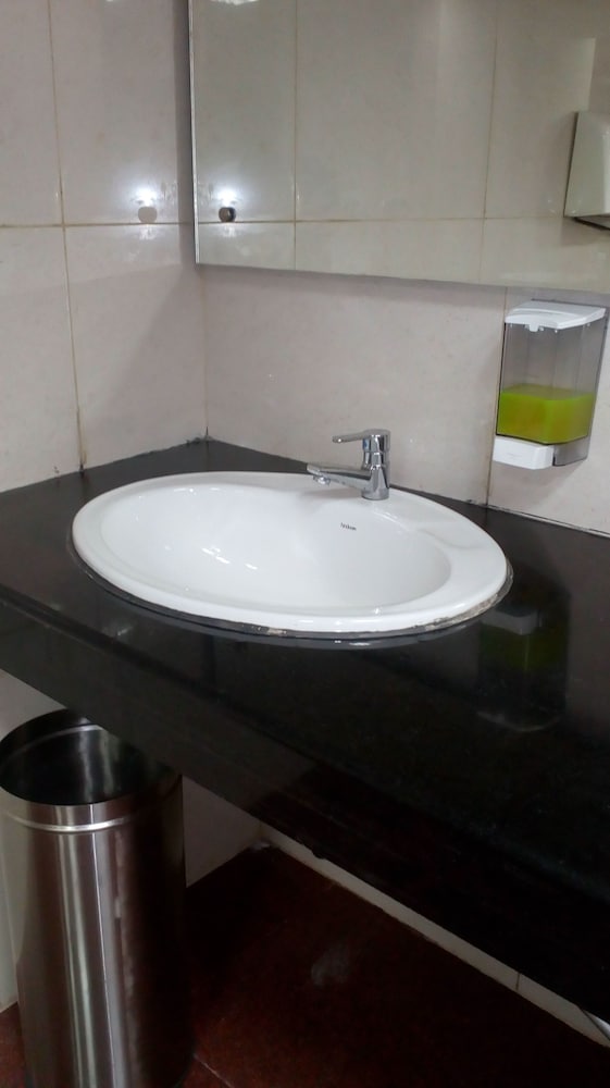 Standard Double or Twin Room, 1 King Bed, City View, Ground Floor photo 3