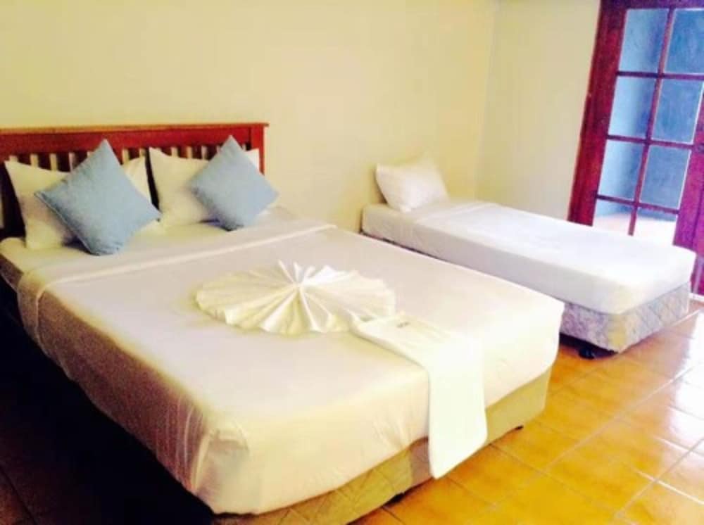 Deluxe Double Room, City and Partial Sea View photo 1