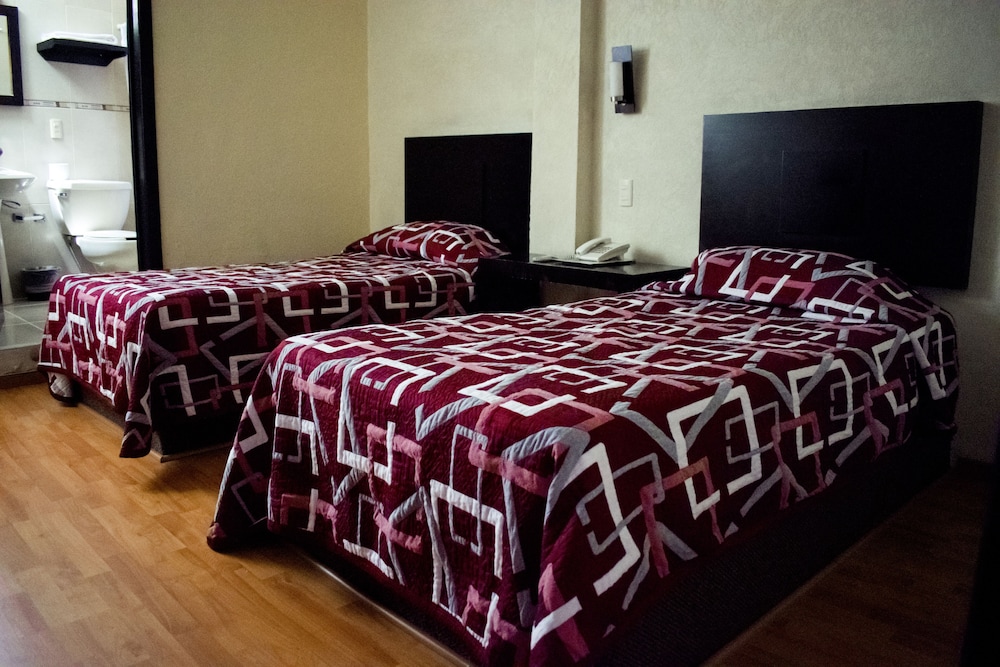 Basic Room, 1 Double Bed - Photo 2