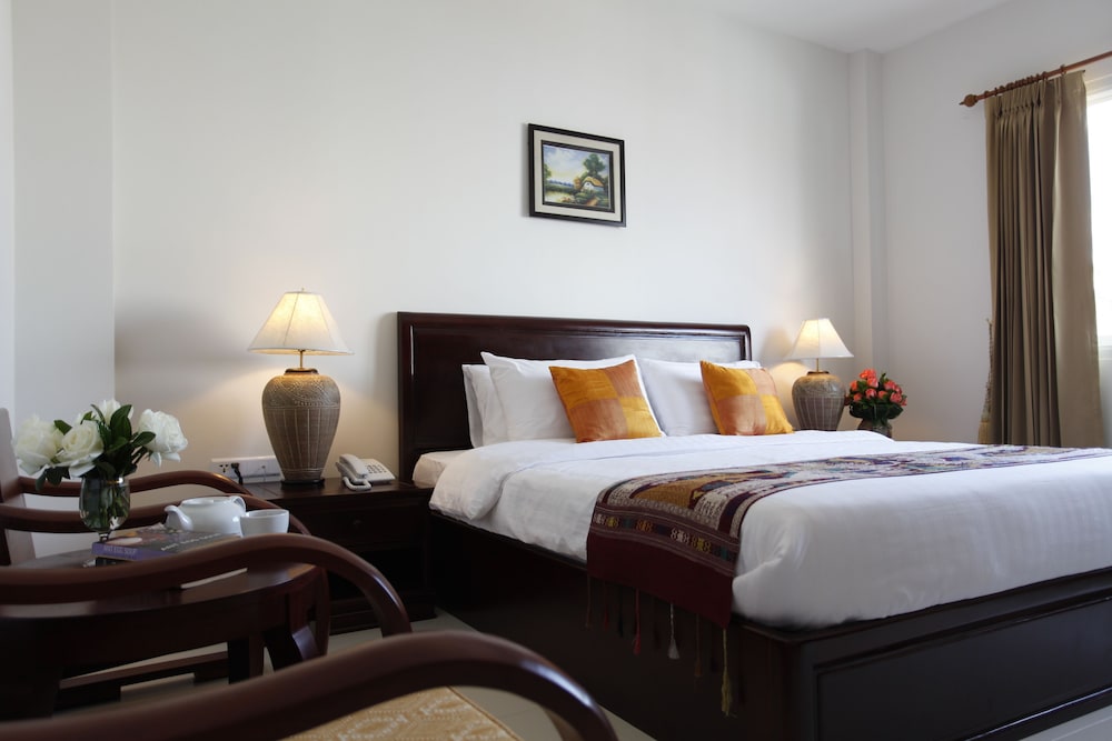 Deluxe Room - Photo 6