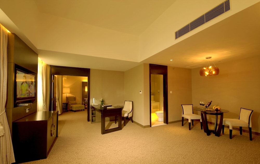 Deluxe Suite photo 1