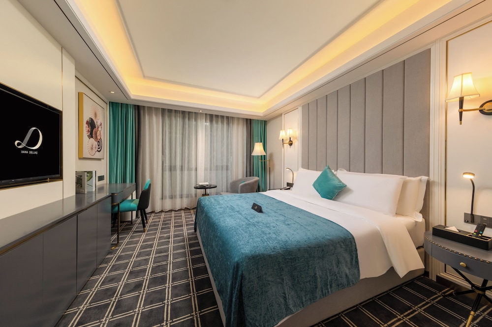 Luxury Double Room, City View