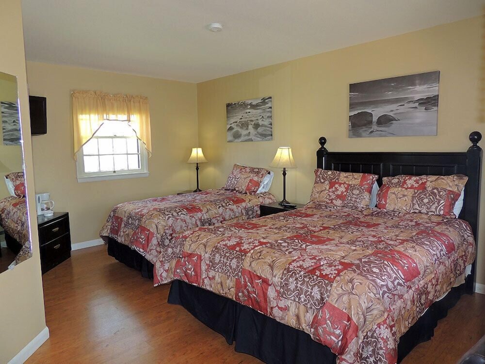 Queen with Twin Bed