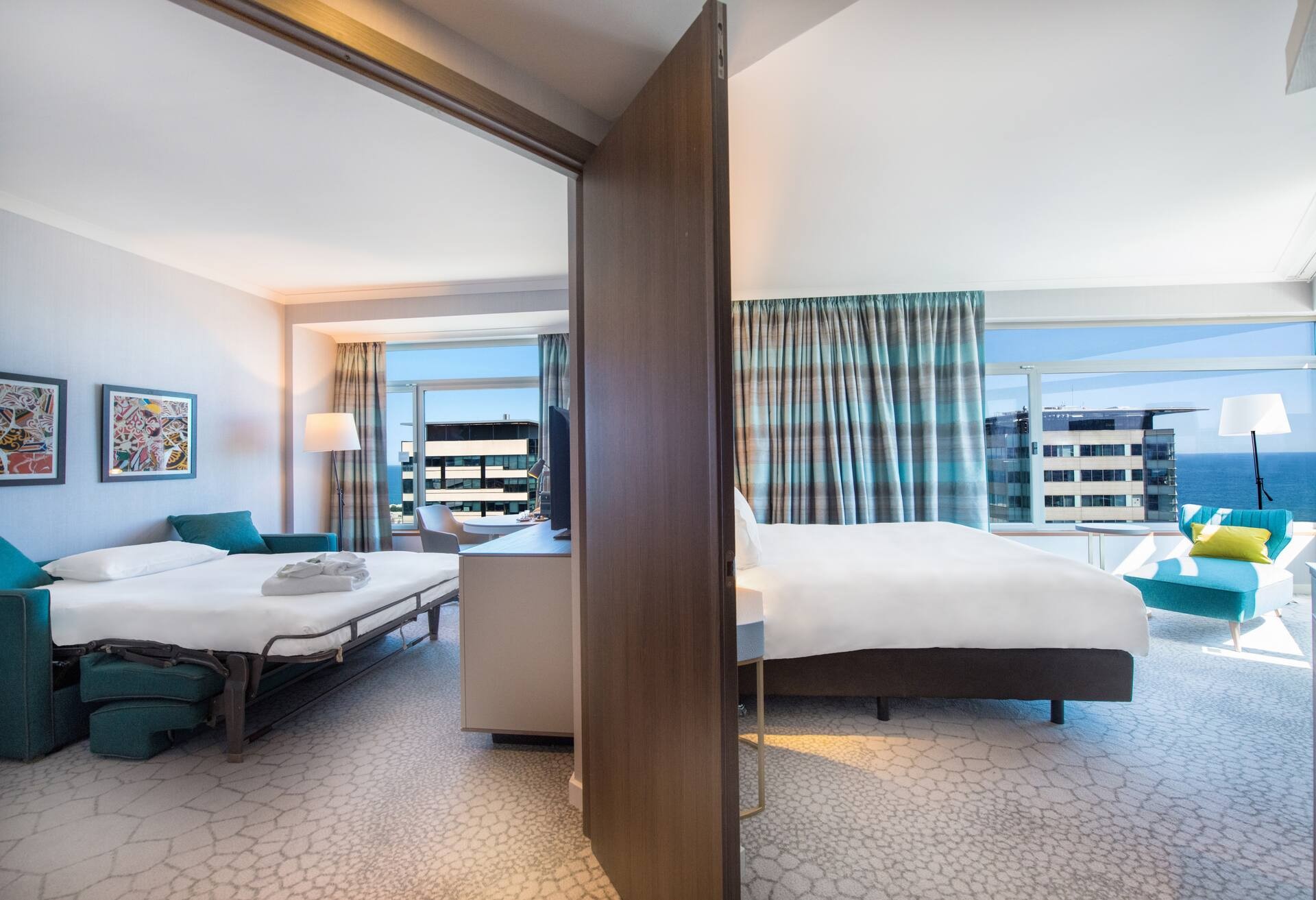 King Deluxe City View Room thumbnail 6