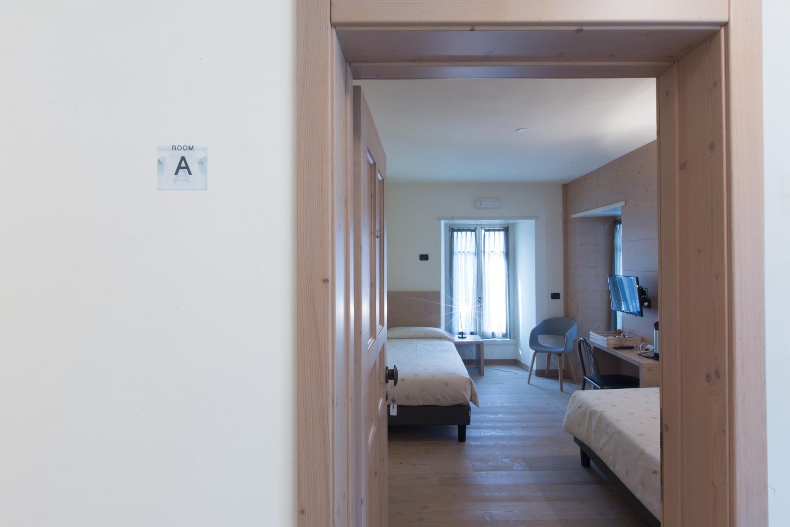Twin Room - Photo 6