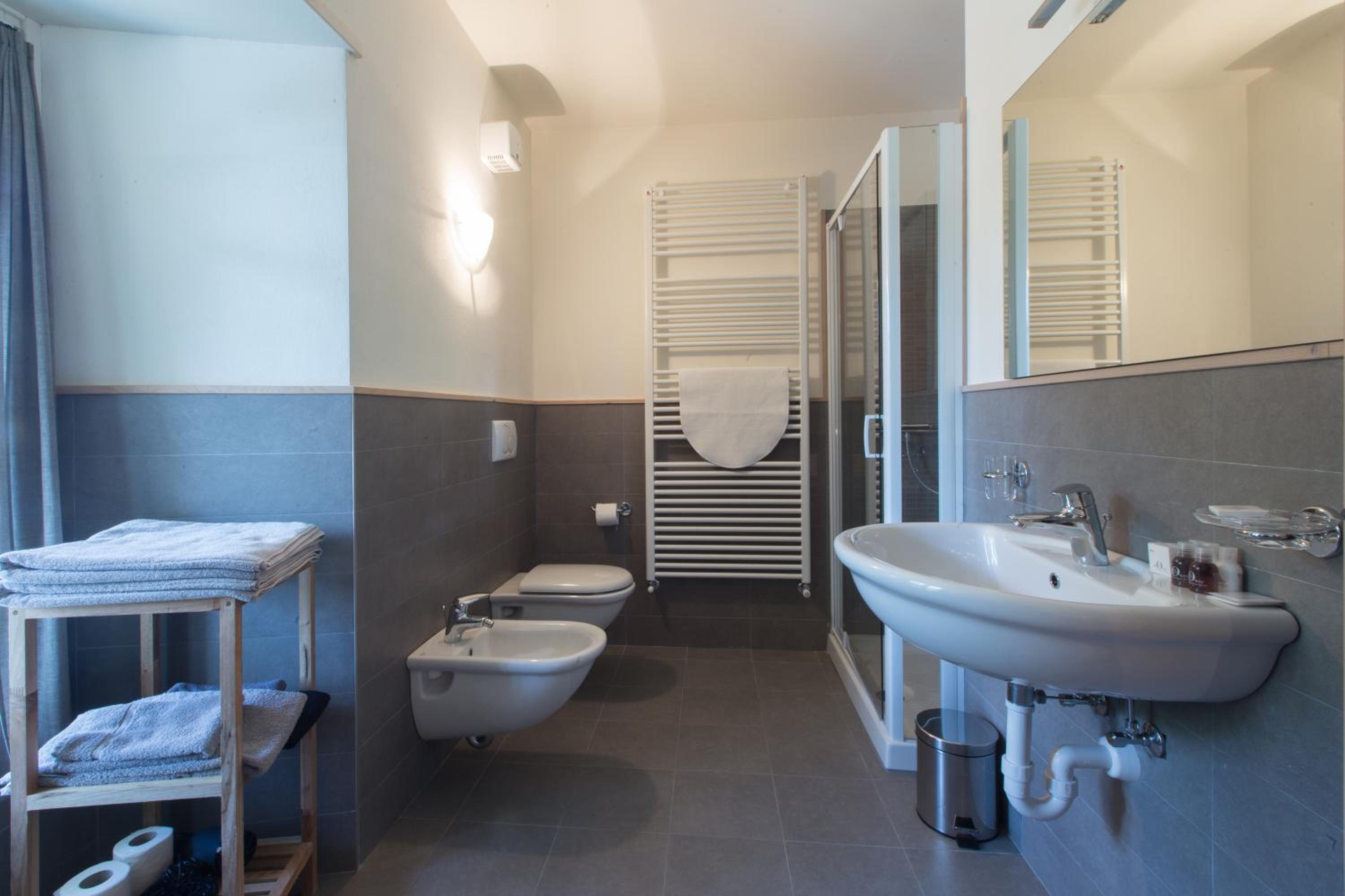Double Room - Photo 5