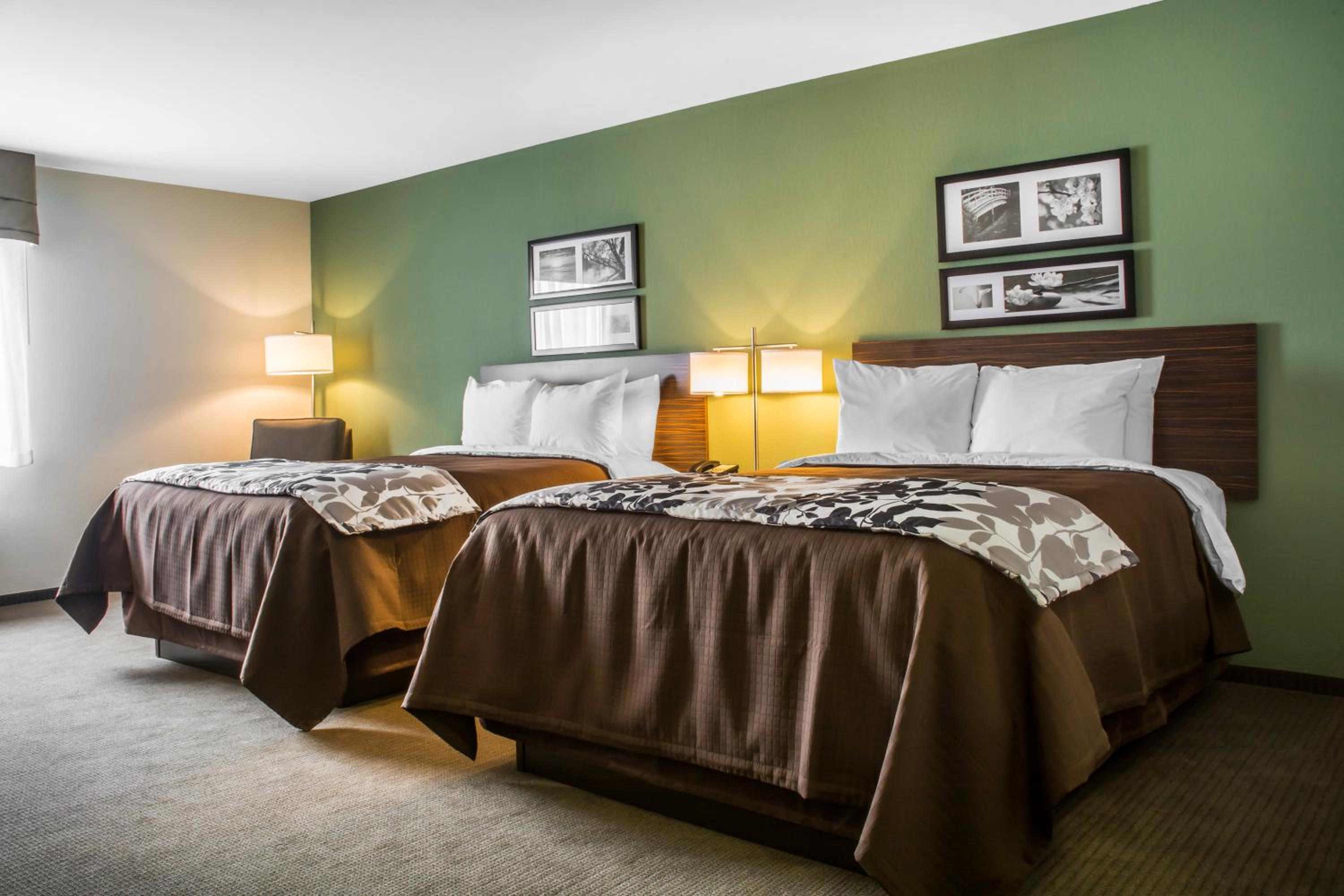 Queen Room with Two Queen Beds - Non-Smoking