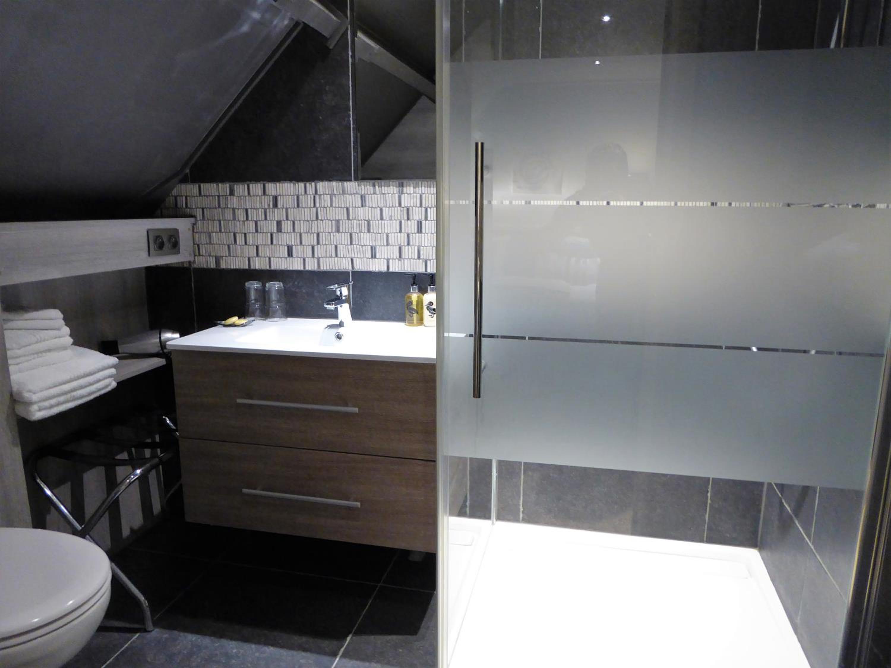 Budget Double Room photo 2