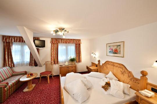 Double or Twin Room - Photo 5