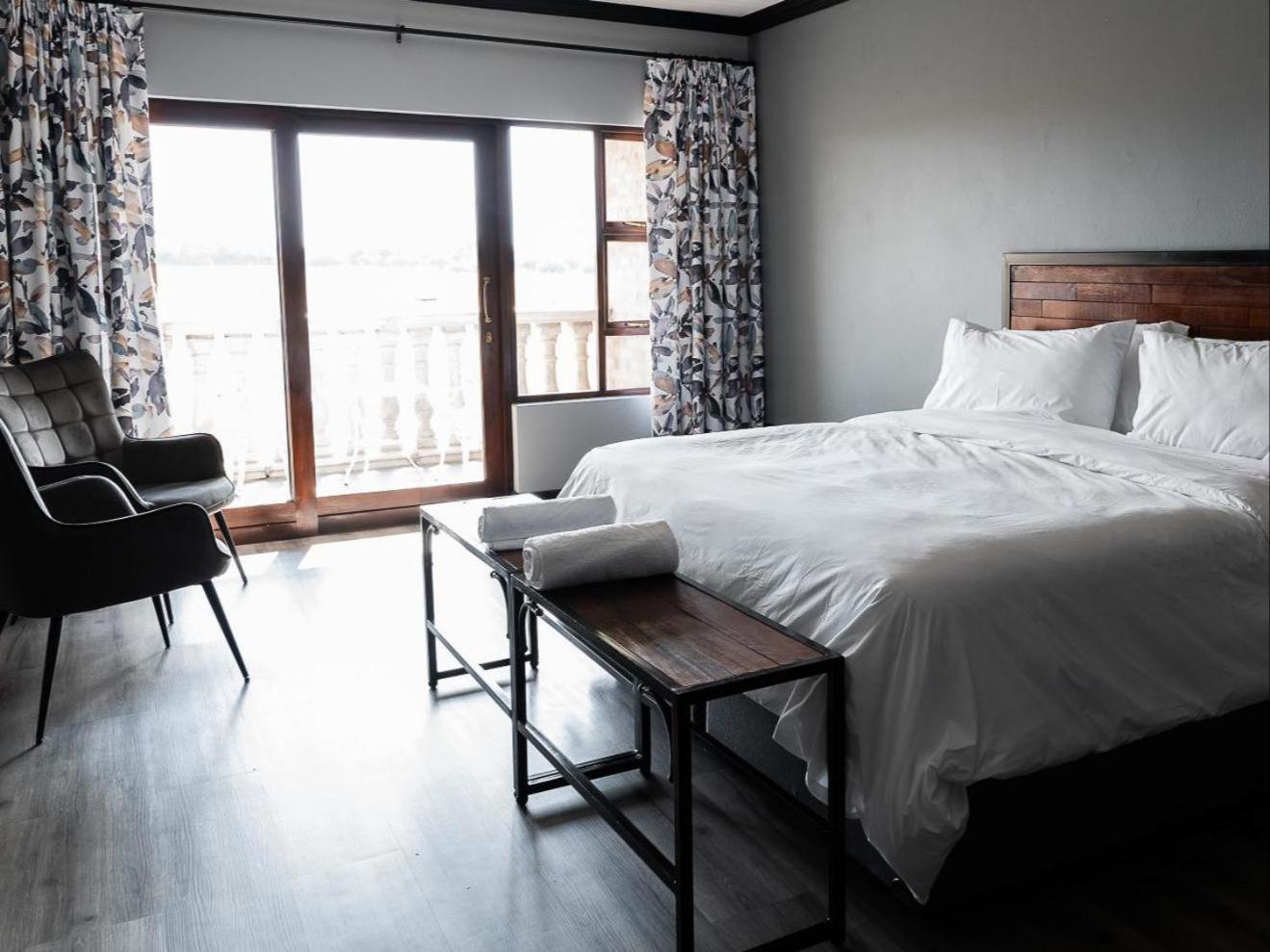 Standard King Room photo 1