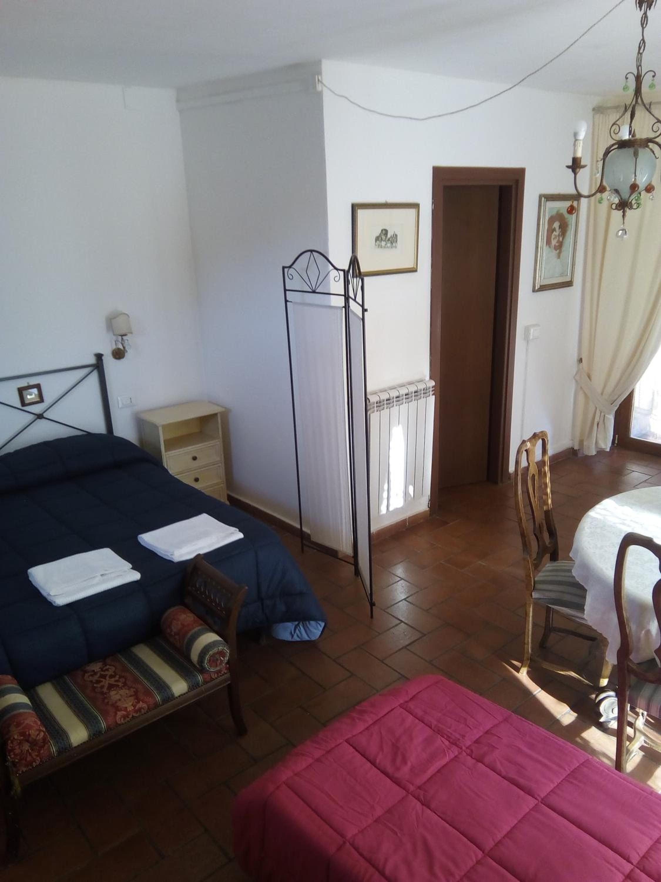 Basic Triple Room photo 3