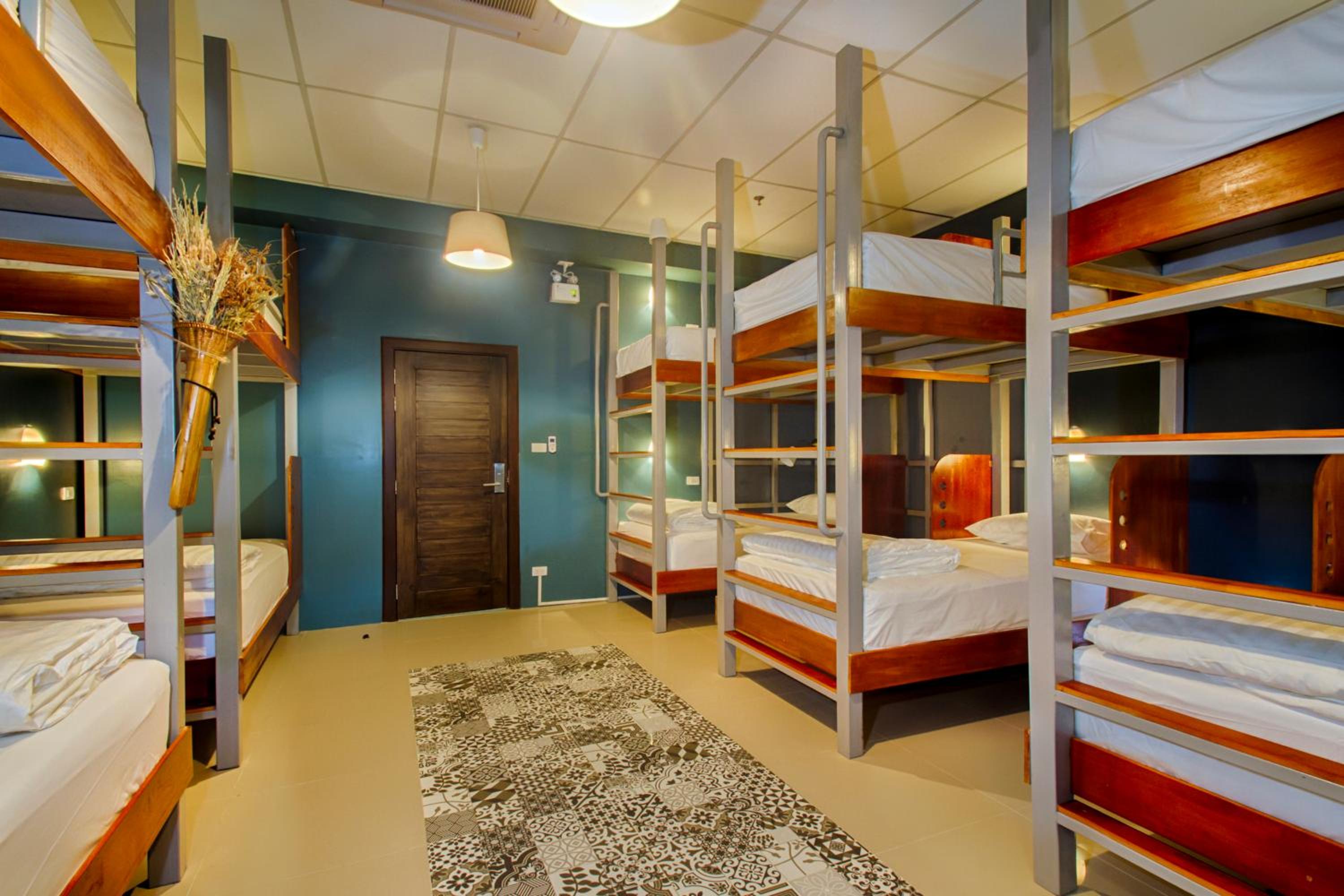 Bed in 10-Bed Mixed Dormitory Room photo 2