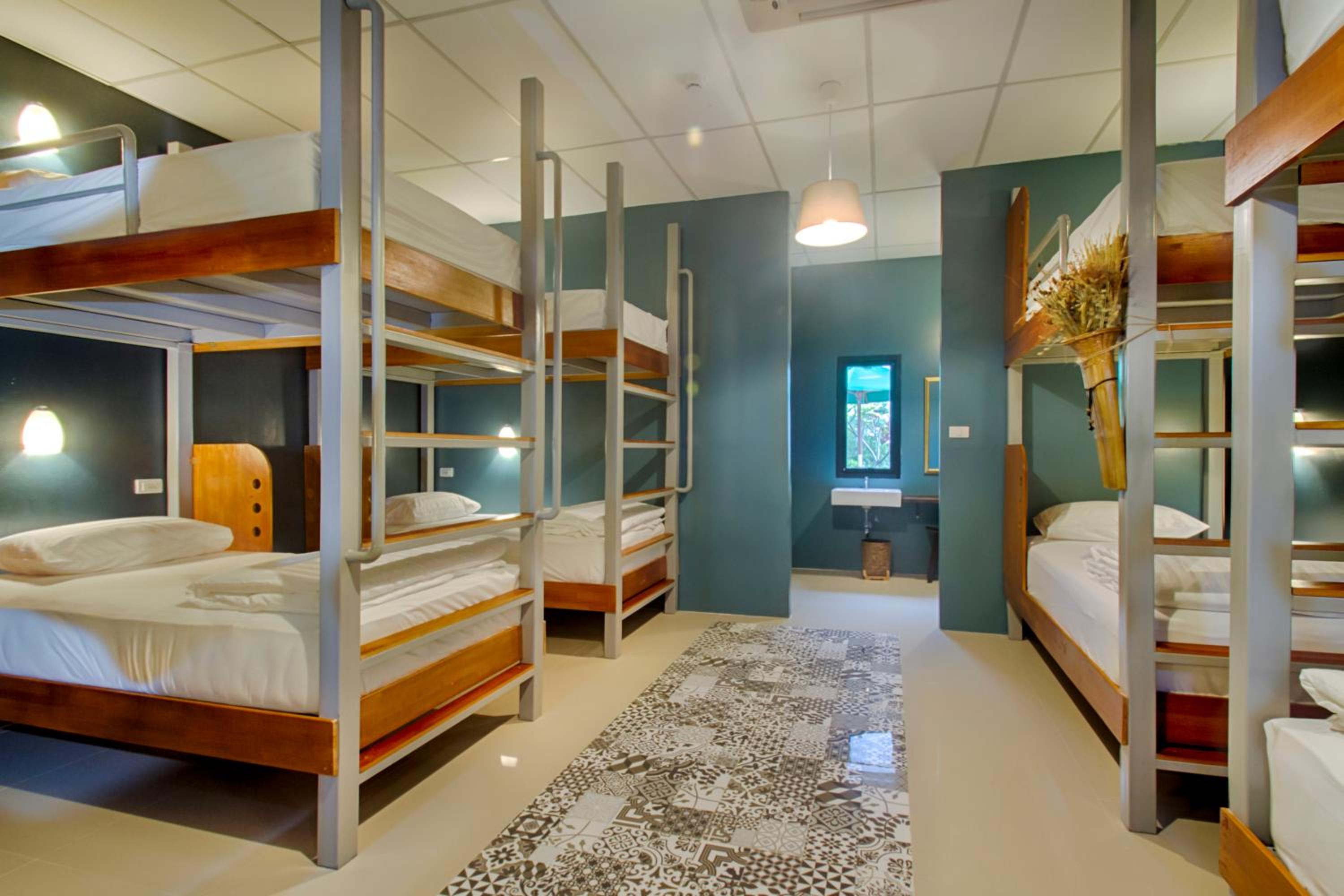 Bed in 10-Bed Mixed Dormitory Room photo 3
