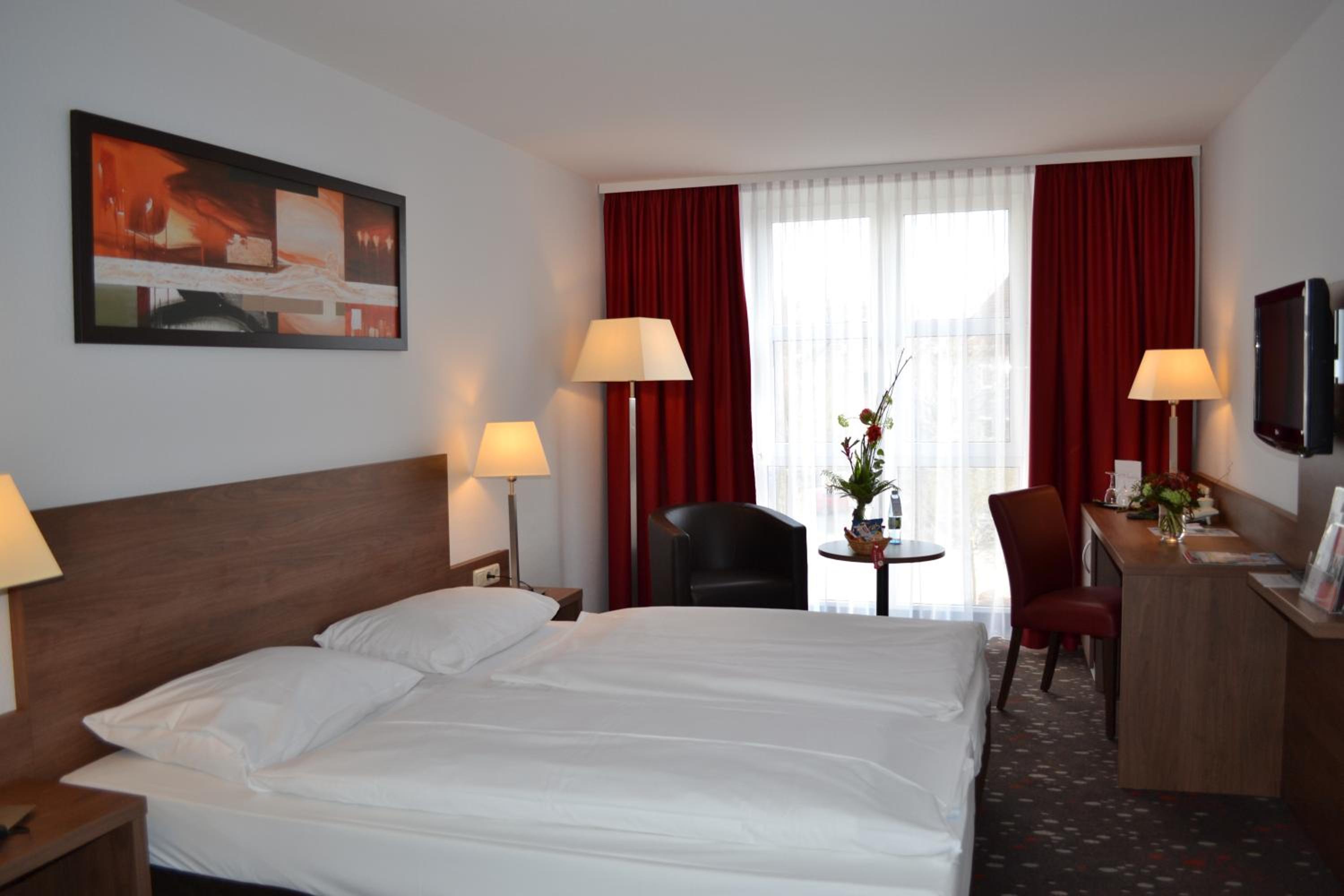 Standard Queen Room photo 3