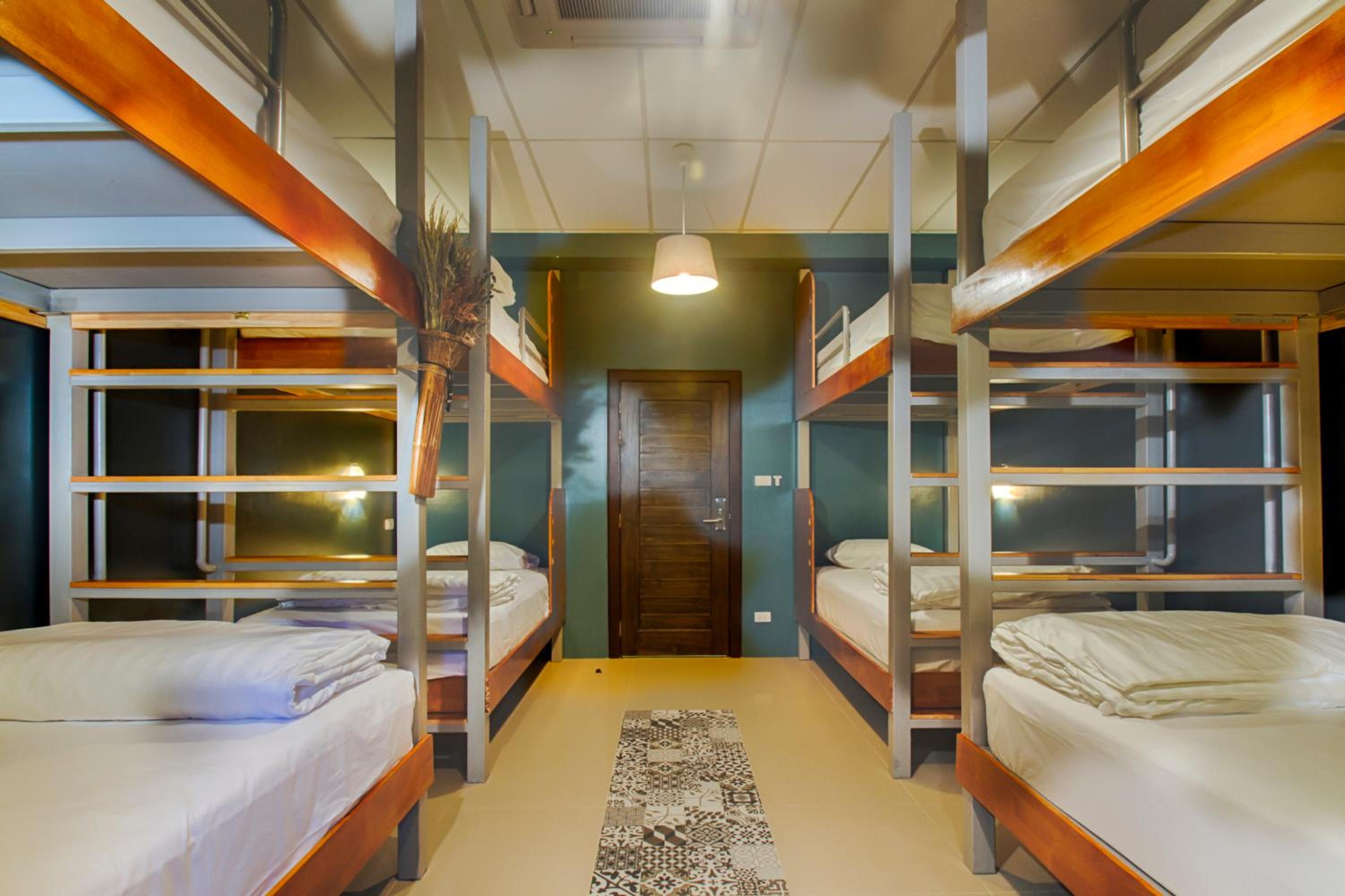 Bed in 8-Bed Mixed Dormitory Room photo 1