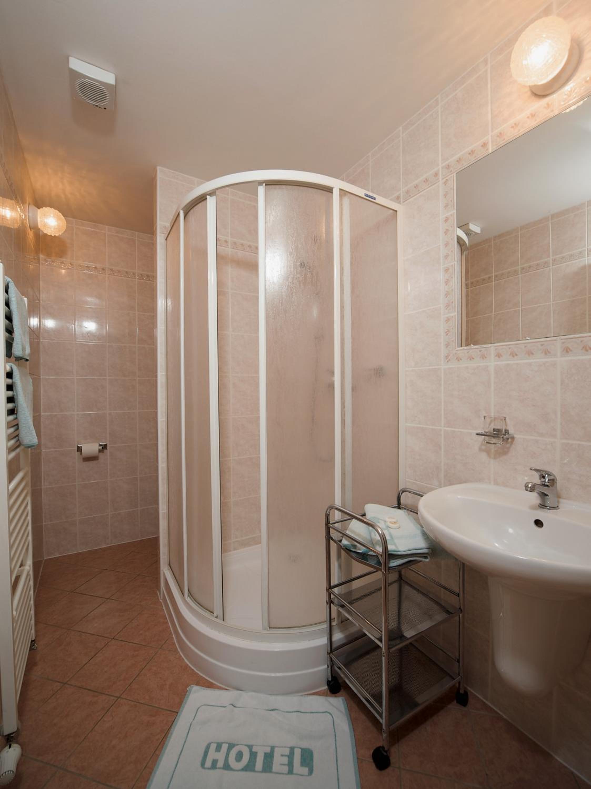Triple Room with View - Photo 8