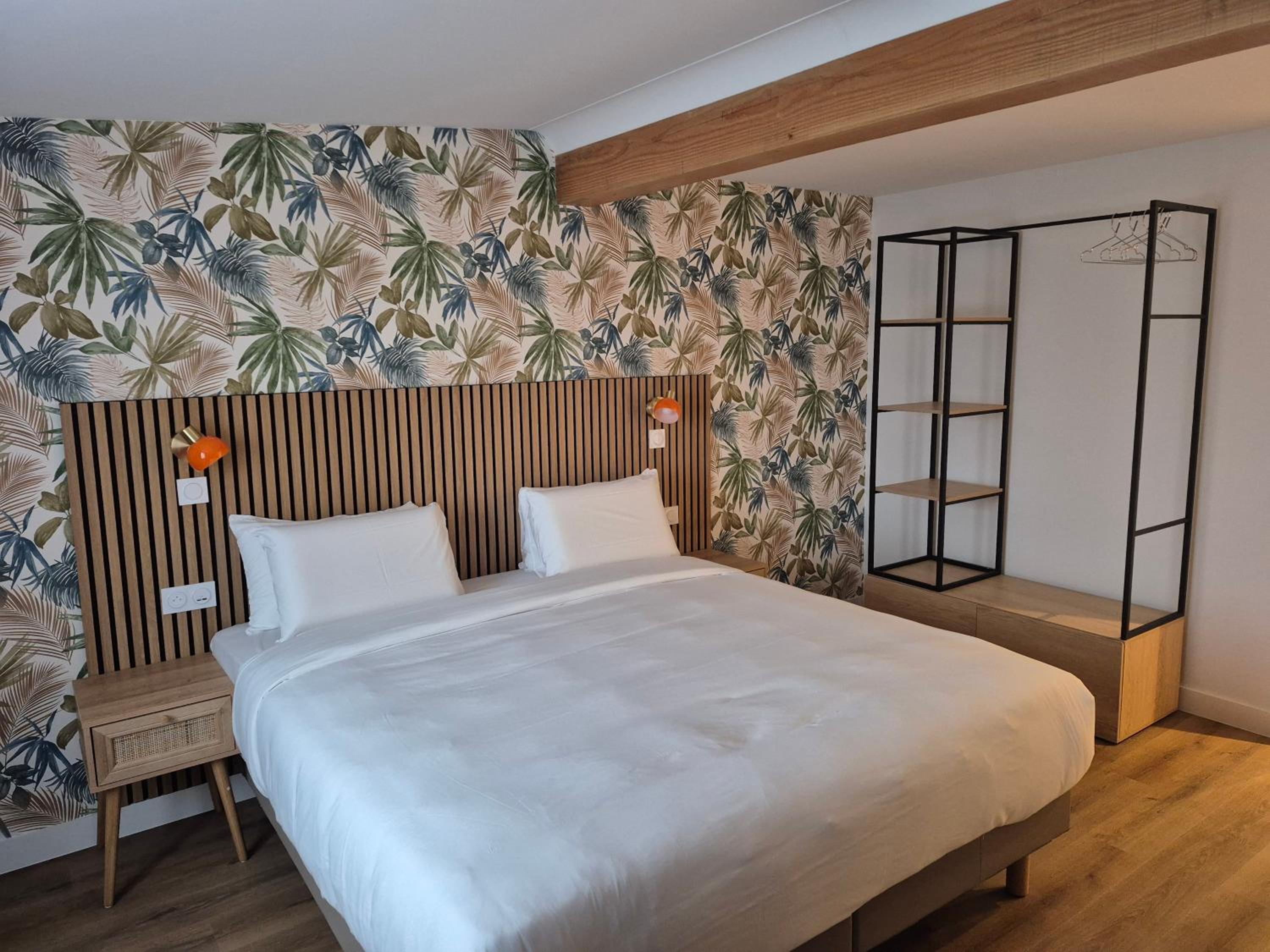 Comfort Superior Double Room with Sofa Bed - Photo 1