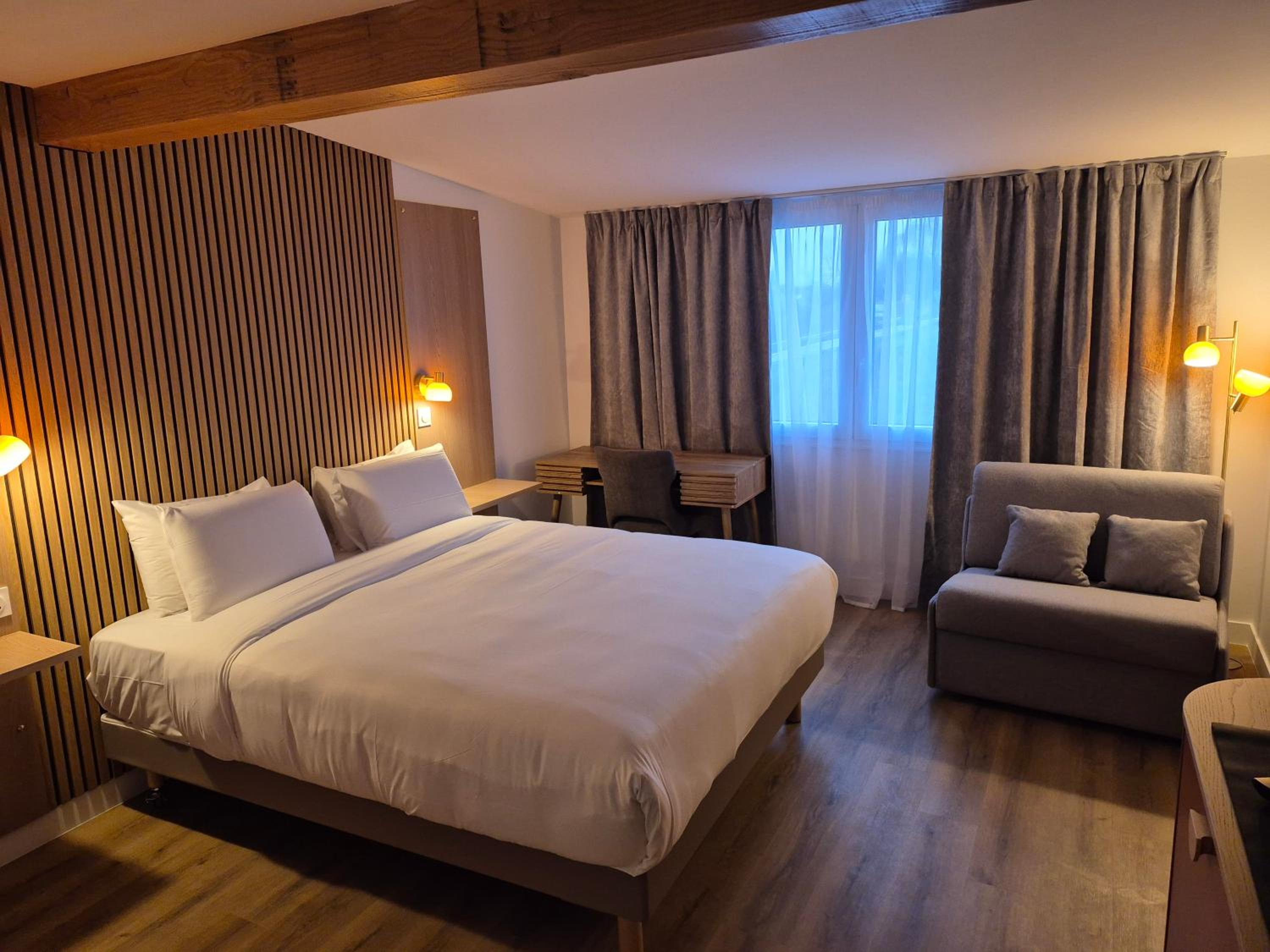 Comfort Superior Double Room with Sofa Bed - Photo 3