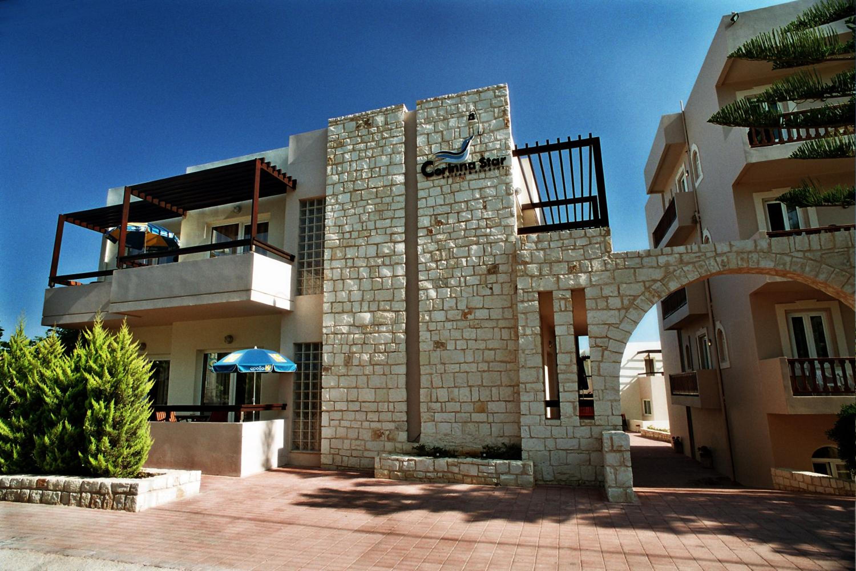 Suite Entrance - Photo 2