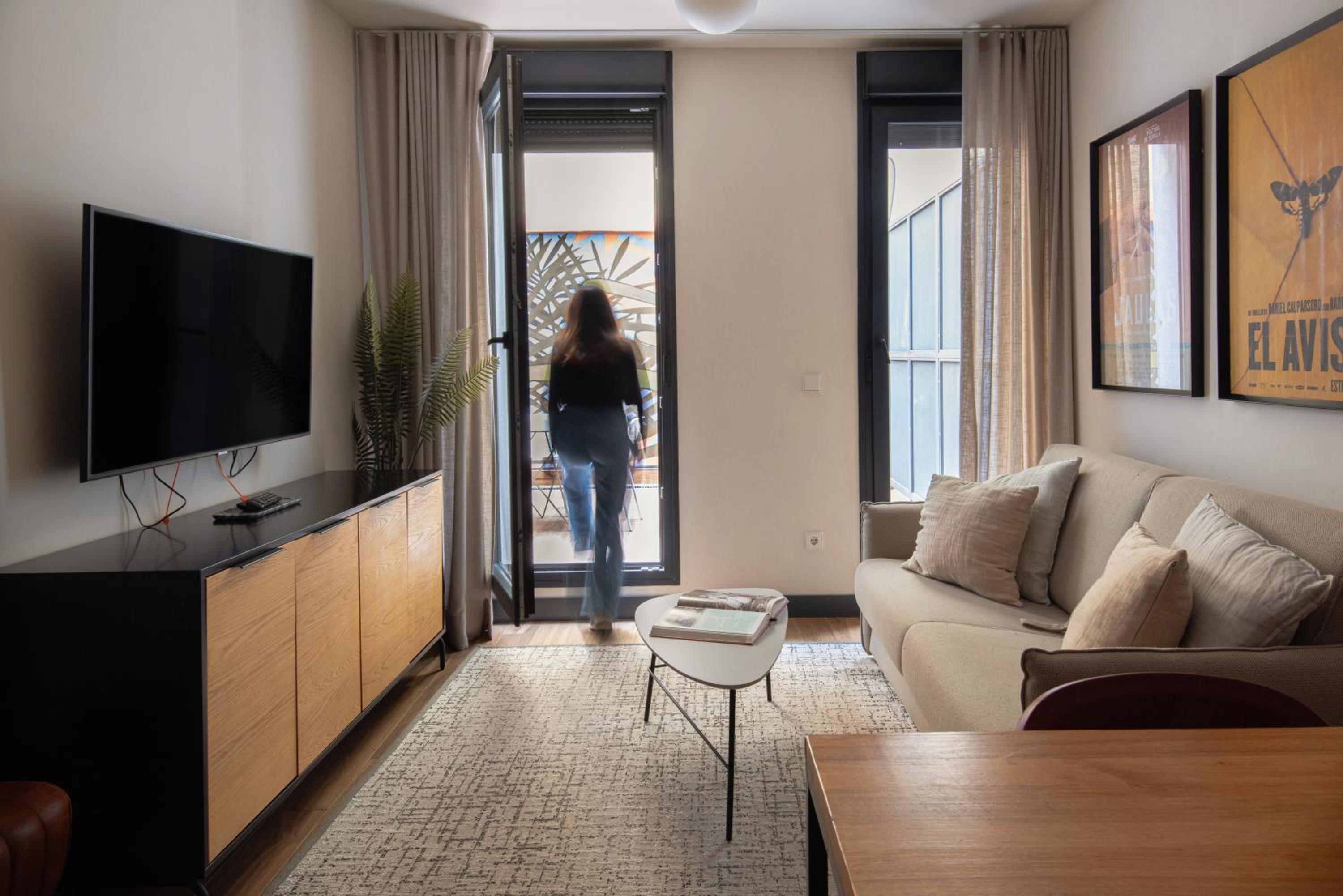 One-Bedroom Apartment with Terrace photo 3