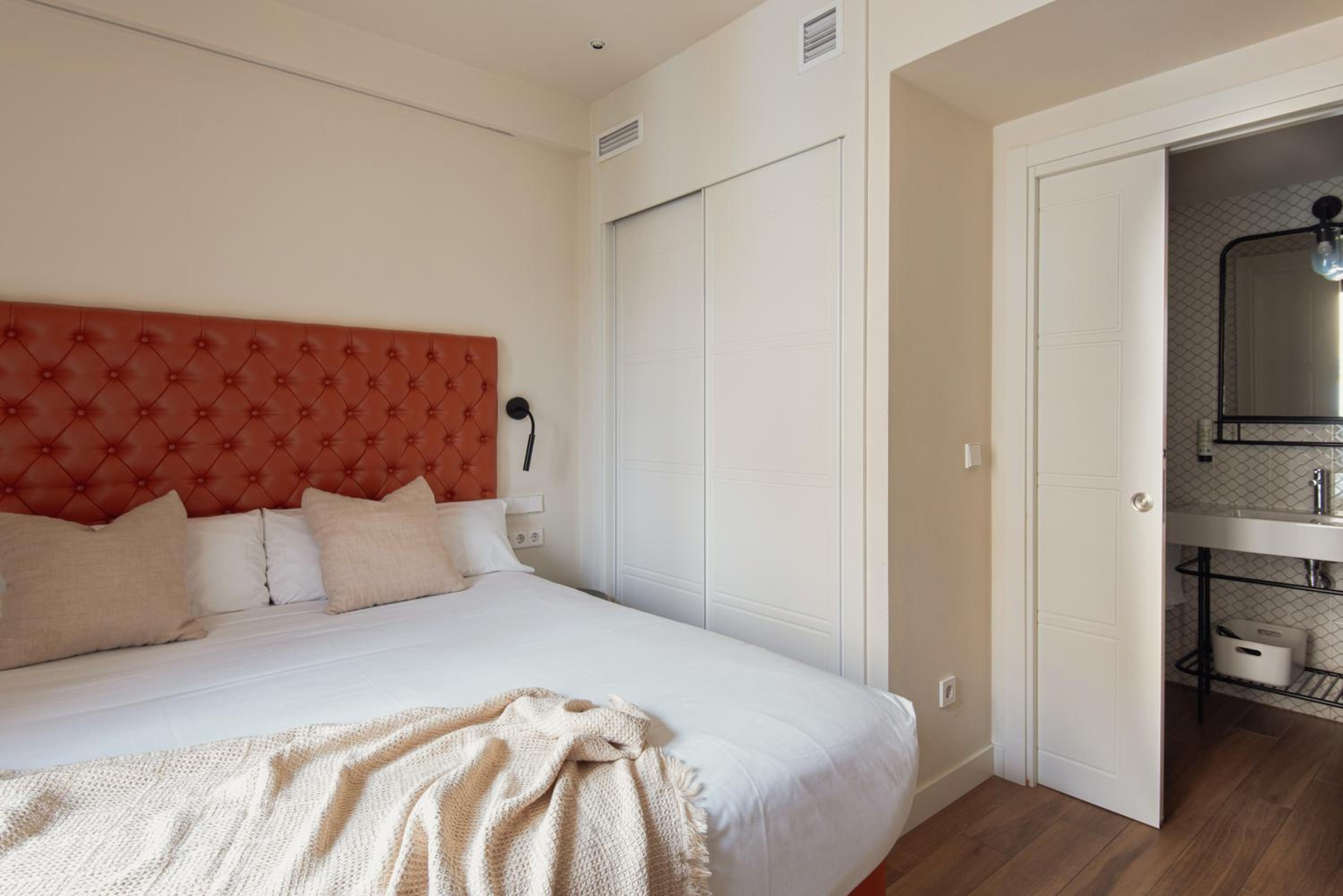 Two-Bedroom Apartment - Photo 3