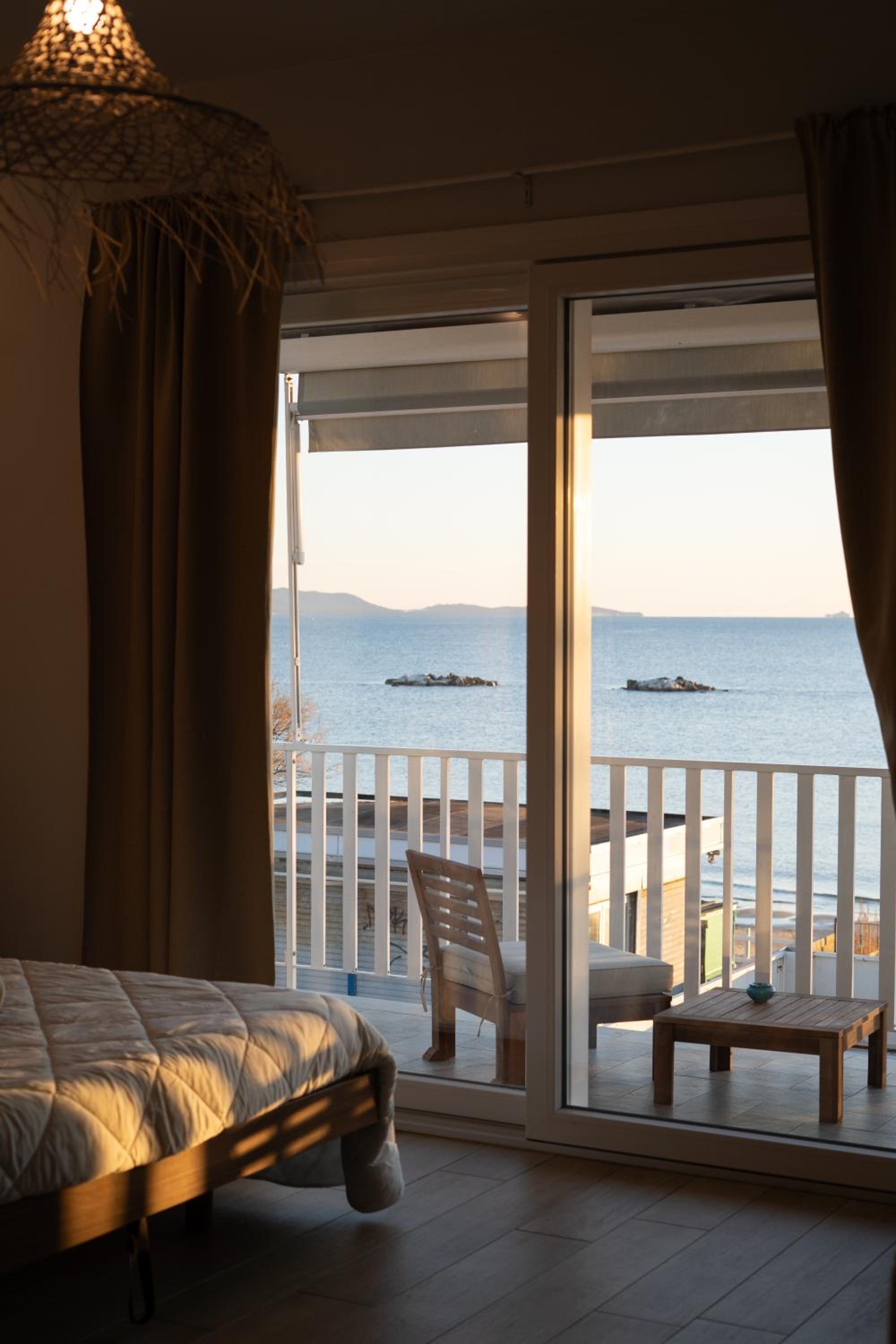 Family Room with Sea View photo 2