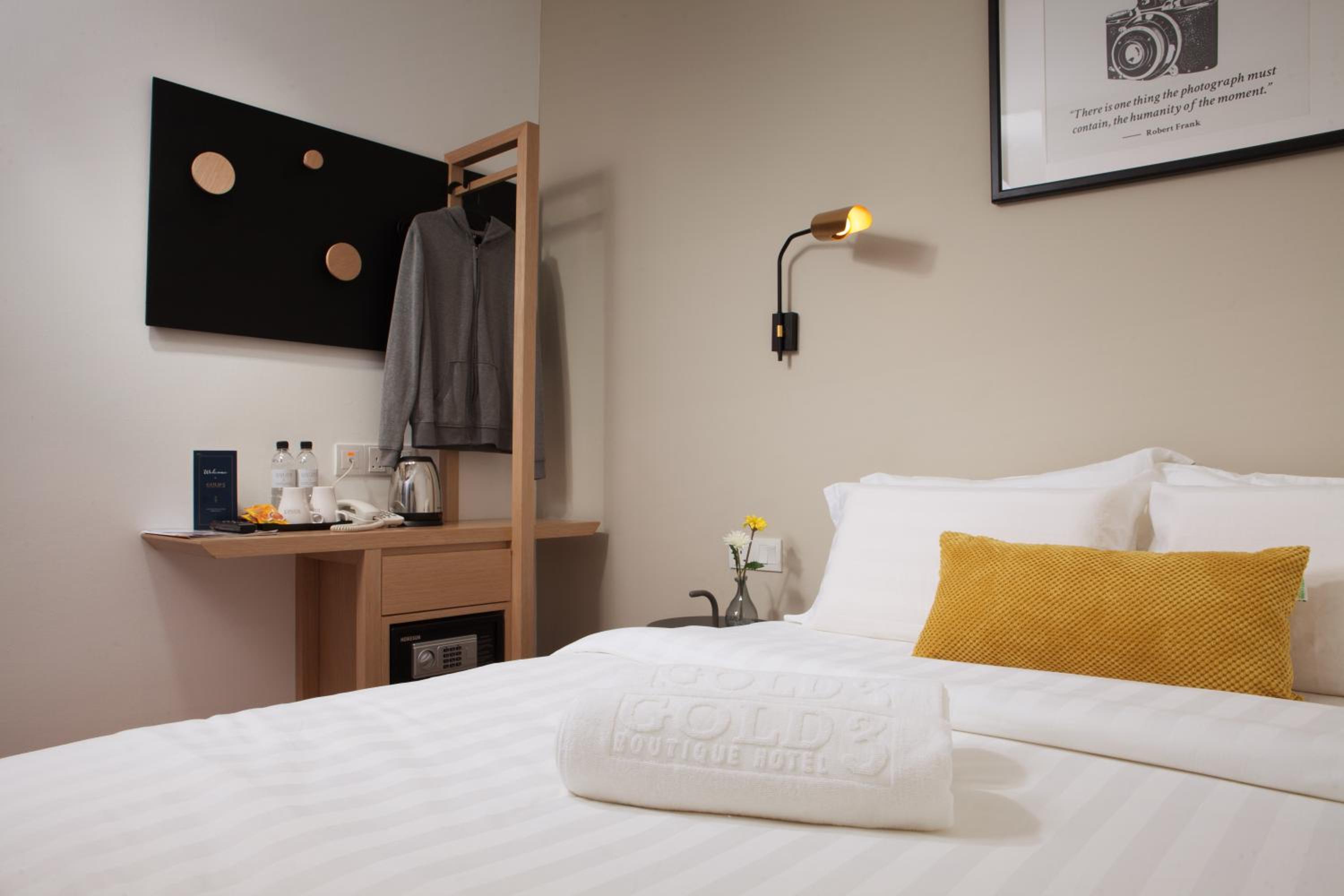 Deluxe Double Room (No Window) photo 2