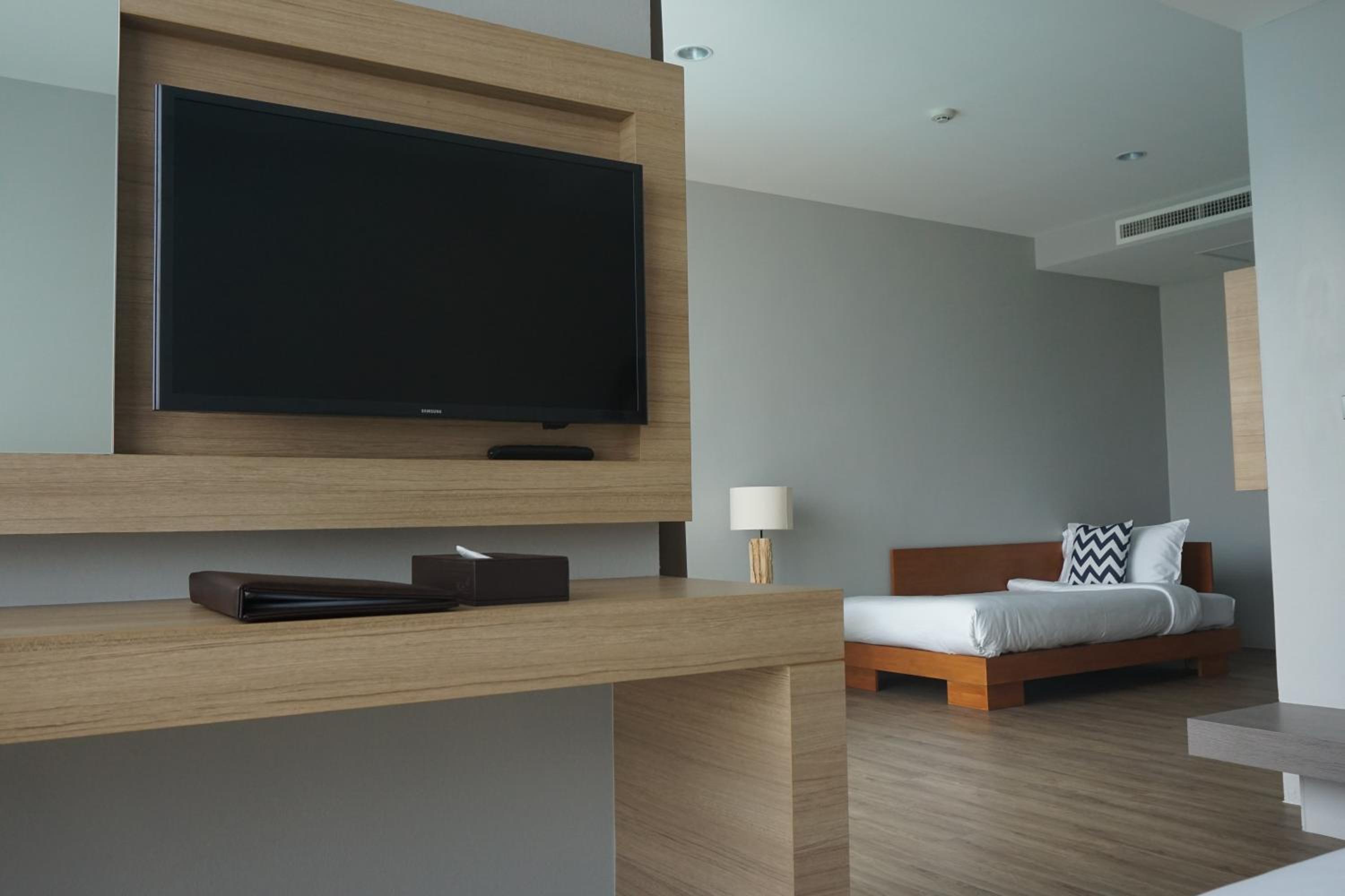 One-Bedroom Suite (3 Adults) photo 3