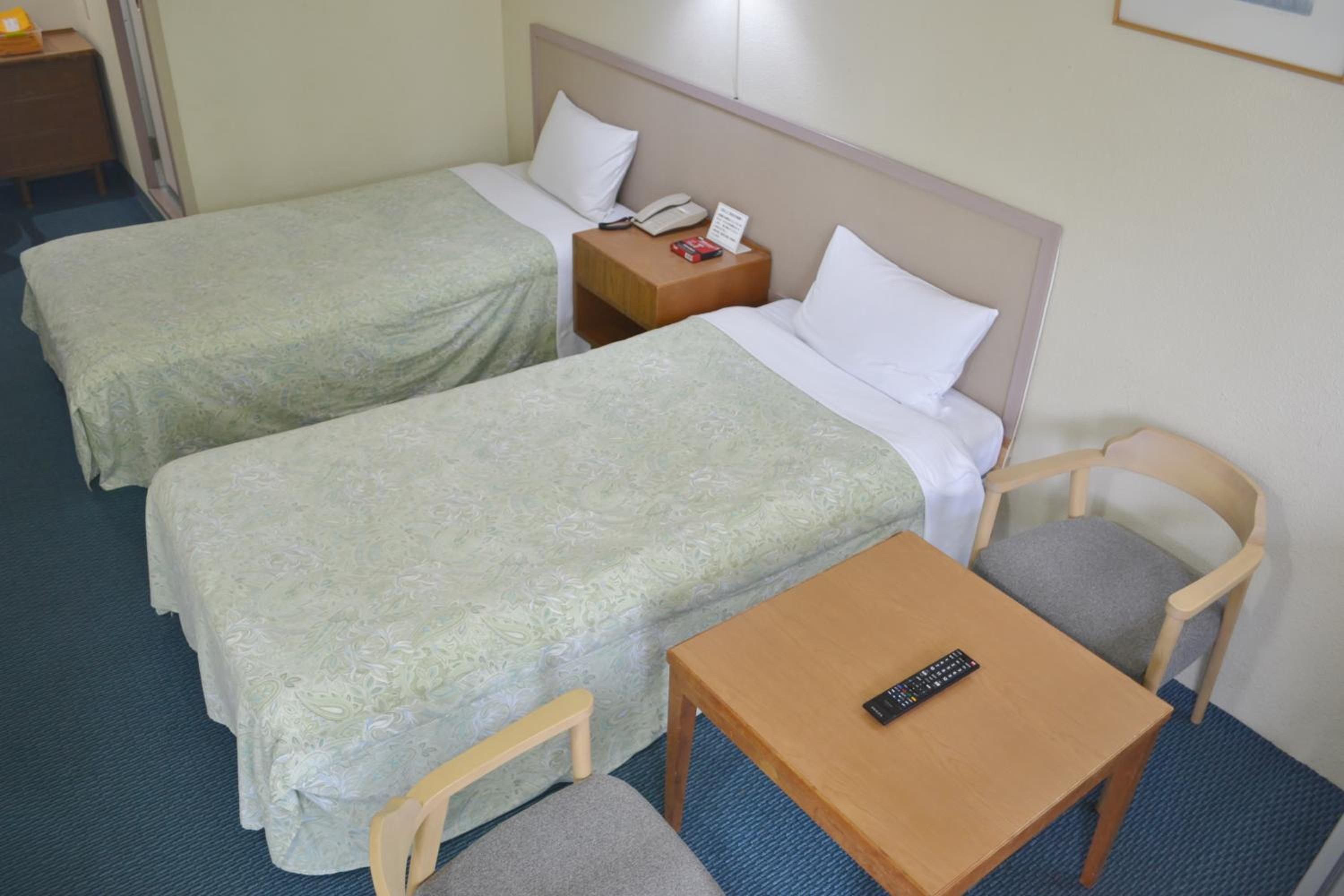 Twin Room - Non-Smoking photo 2