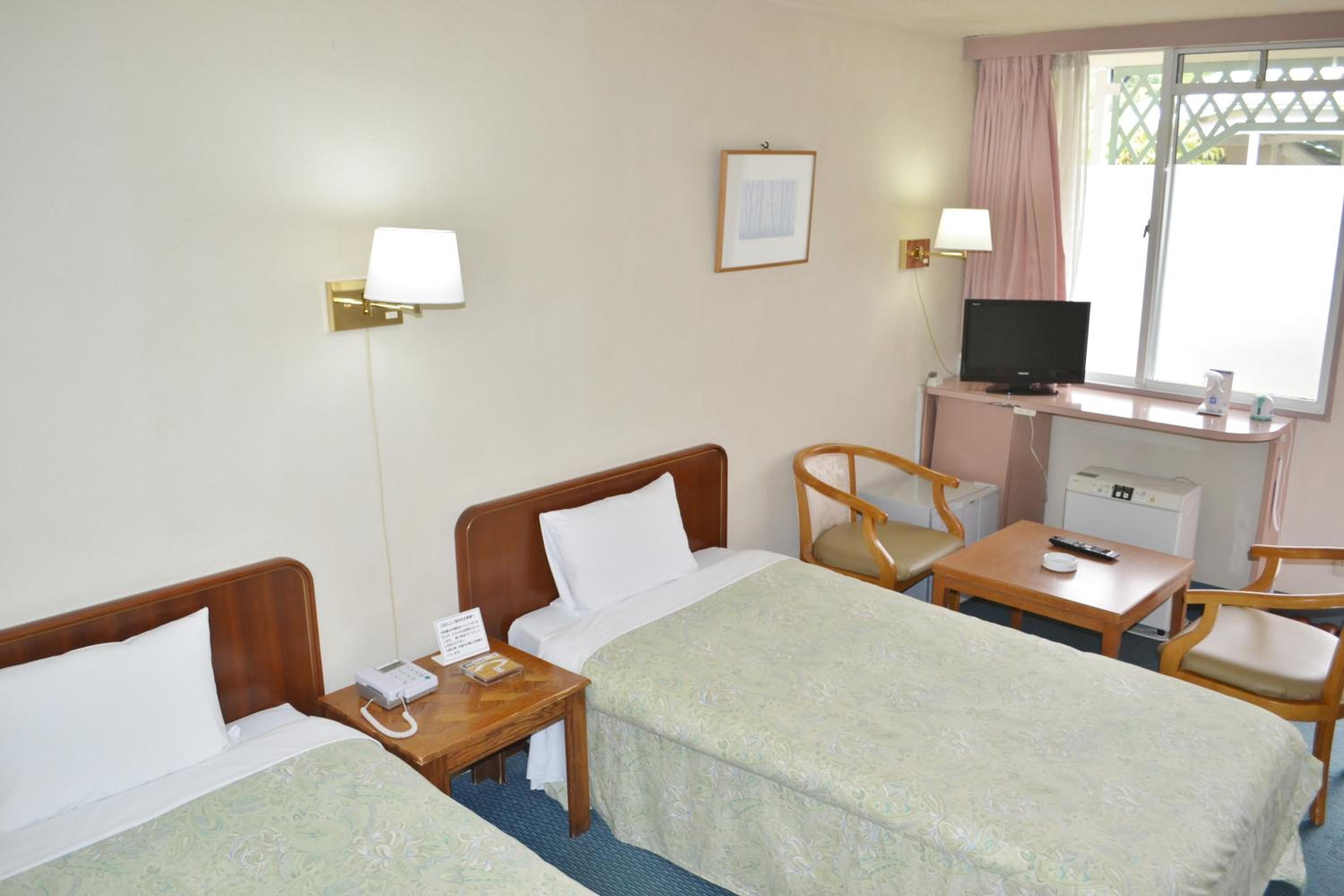 Twin Room - Smoking photo 1