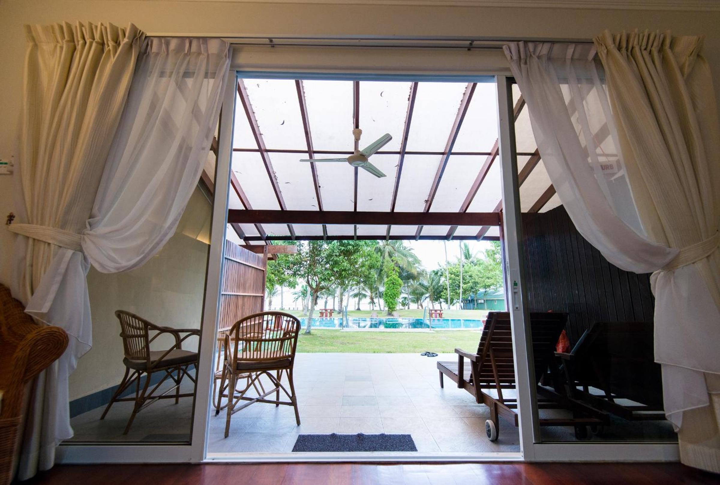 Deluxe Double or Twin Room with Sea View - Photo 12