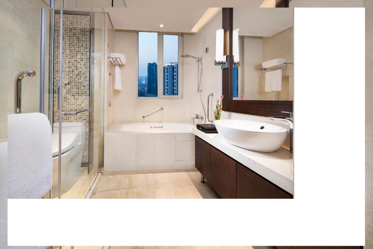 Two-Bedroom Premier with 2 breakfast photo 2